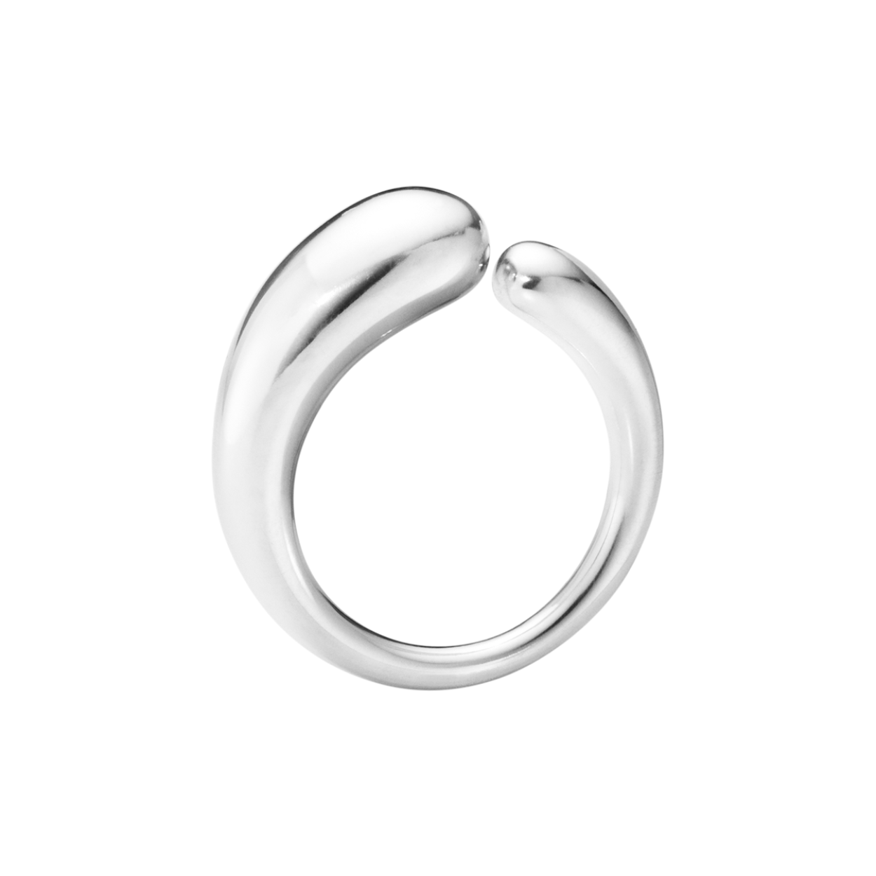 The fluid shape of the ring symbolises the way life transforms, and evolves through our experiences. The soft curves represent the flow of time and how its unexpected twists might define us. The gap in the ring reminds us to be aware of both the present moment, and the unknown that lies ahead.