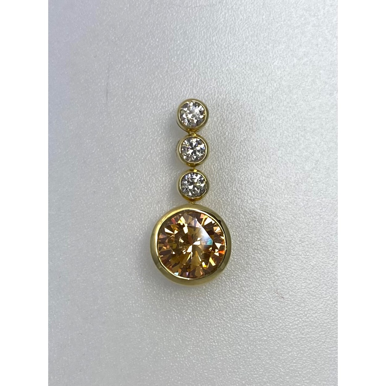 1x champagne zirkonia en 3x zirkonia