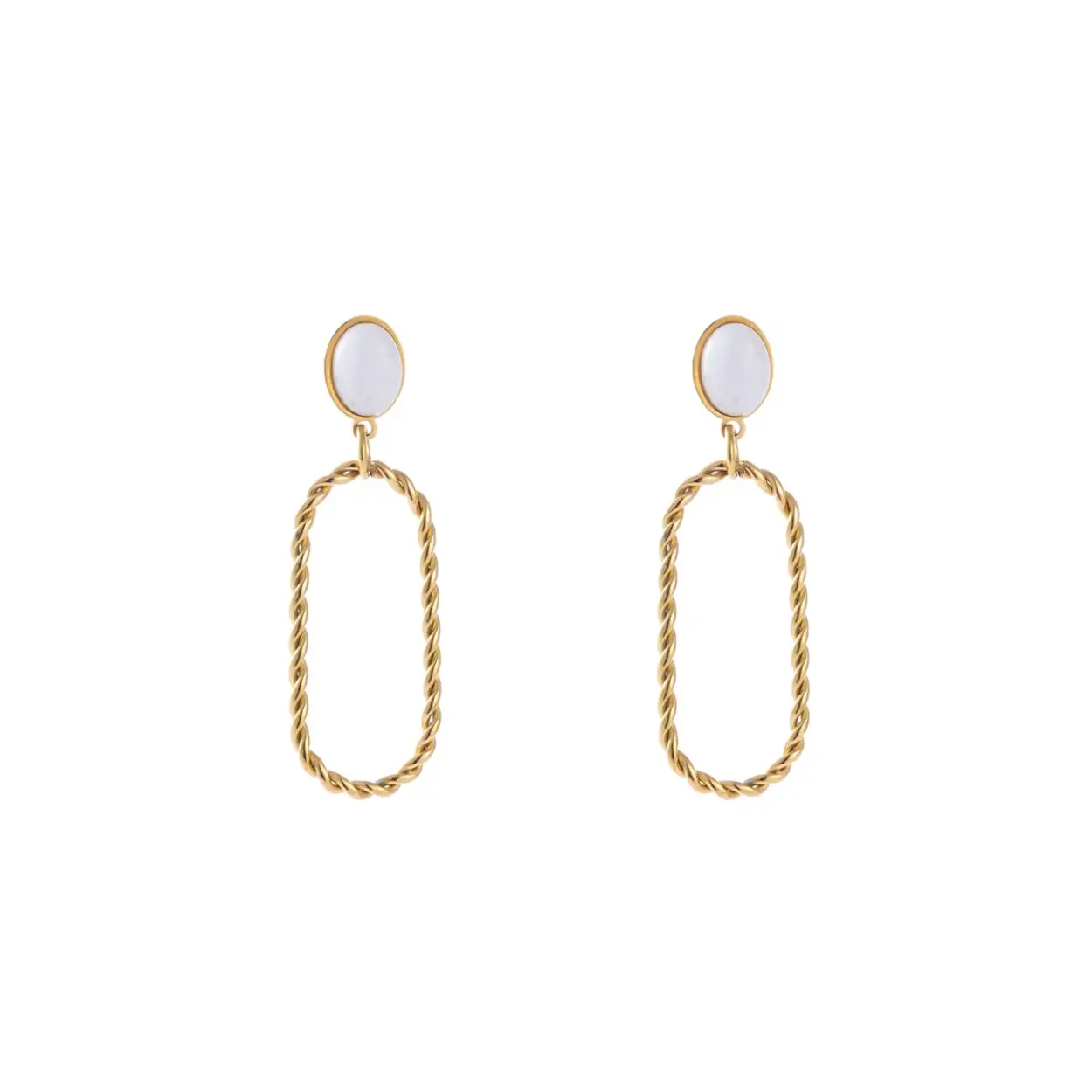 Van grote statement oorbellen tot klassieke oorringetjes of – knopjes - in onze collectie komen oorbellen in alle soorten en maten terug, maar steeds van mooie kwaliteit en in lijn met de laatste nieuwe trends.

Twisted oval stones 