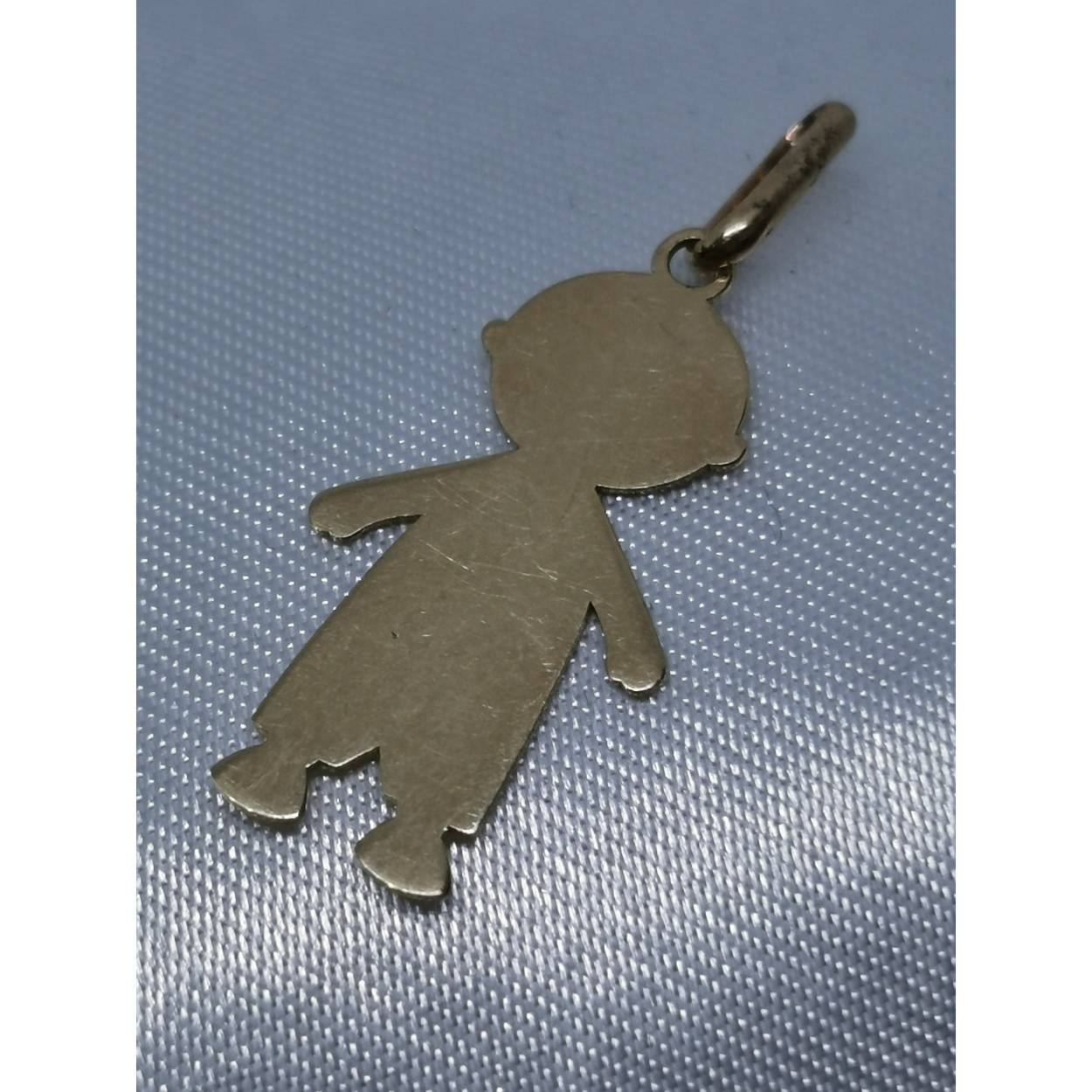 18 Karaat geel gouden hanger jongen. Kijk in onze brede assortiment voor een leuke bijpassende collier!