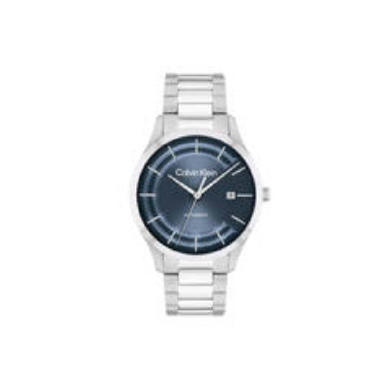 Calvin Klein CK25300020 Heren Staal Horloge 40mm Automaat
Dit Calvin Klein herenhorloge met nr CK25300020 is een klassiek ontwerp. De stijlvolle zilverkleurige ronde stalen kast heeft een gladde rand met een half geschuurde blauwe wijzerplaat met een uitgespaarde C, een datum en een automatisch uurwerk. Het loopt dus op de beweging van de pols. Door een glazen onderkant is het uurwerk zichtbaar. De fijne wijzers een streepjes tonen heel chique. Aan de kast zit een zilverkleurige stalen mat glanzende schakelband met vouwsluiting. Het herenhorloge heeft een mineraalglas, een doorsnee van 40mm en is 3ATM.

OVER CALVIN KLEIN
Calvin Klein is een wereldwijd lifestylemerk dat gewaagde, vooruitstrevende idealen en een verleidelijke, vaak minimalistische, esthetiek nastreeft. Calvin Klein werd groot in de jaren 70 door haar mode- en merkjeans collecties. In de jaren 80 lanceerde Calvin Klein haar spraakmakende ondergoed dat uitdrukkelijk van logo ’s voorzien was. Vanwege het grote succes is het merk ook succesvol uitgerold in Accessoires, Parfums, Home, Brillen, Golf, Horloges en Sieraden.
Sinds de oprichting in 1968 door Calvin Klein, heeft het merk haar reputatie opgebouwd als leider in de Amerikaanse mode, dankzij een cleane esthetiek en innovatieve ontwerpen. Calvin Klein wil haar publiek verleiden en inspireren door middel van provocerende beelden en opvallende ontwerpen die prikkelen. 

SPECIFICATIES:
- Mineraalglas
- Zilverkleurige stalen kast
- Blauwe sunray wijzerplaat 
- Zilverkleurige schakelband
- Ronde kastvorm, Ø 40mm
- 3ATM