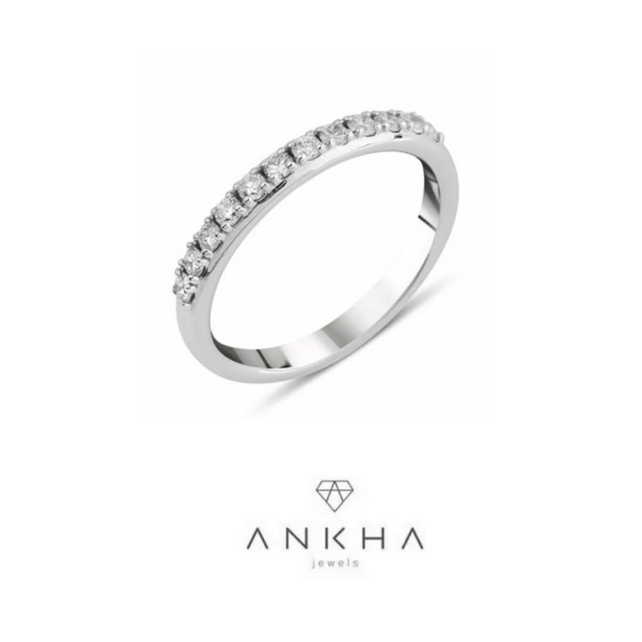14 karaat wit gouden diamanten ring in klauw zetting.

Ringmaat: 55

Soort: Diamant
Slijpvorm: briljant
Karaat totaal: 0.38
Helderheid: S-1
Kleur: F-G

Code: YZ21653