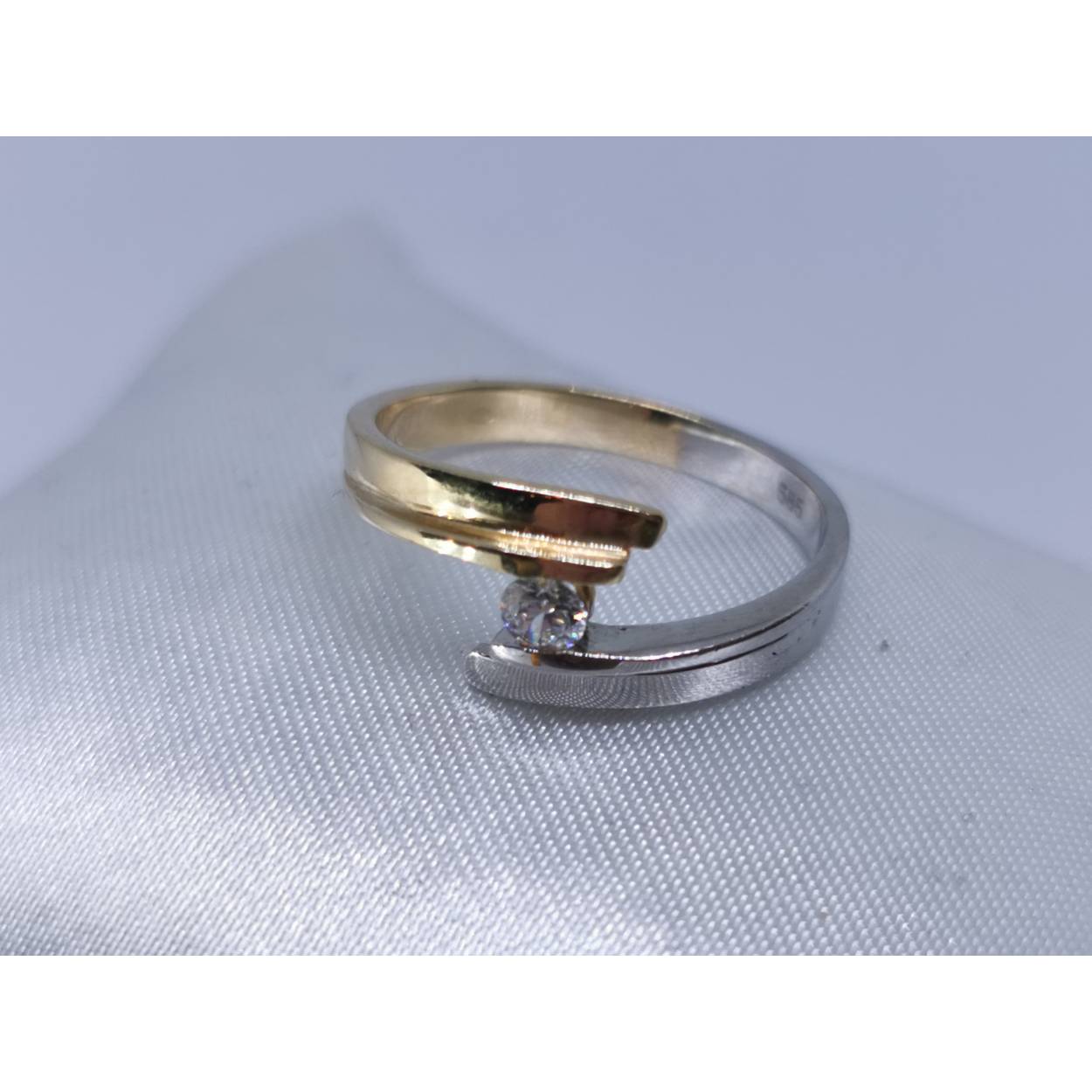 14 karaat Bicolor fantasie ring met briljant geslepen zirkonia.