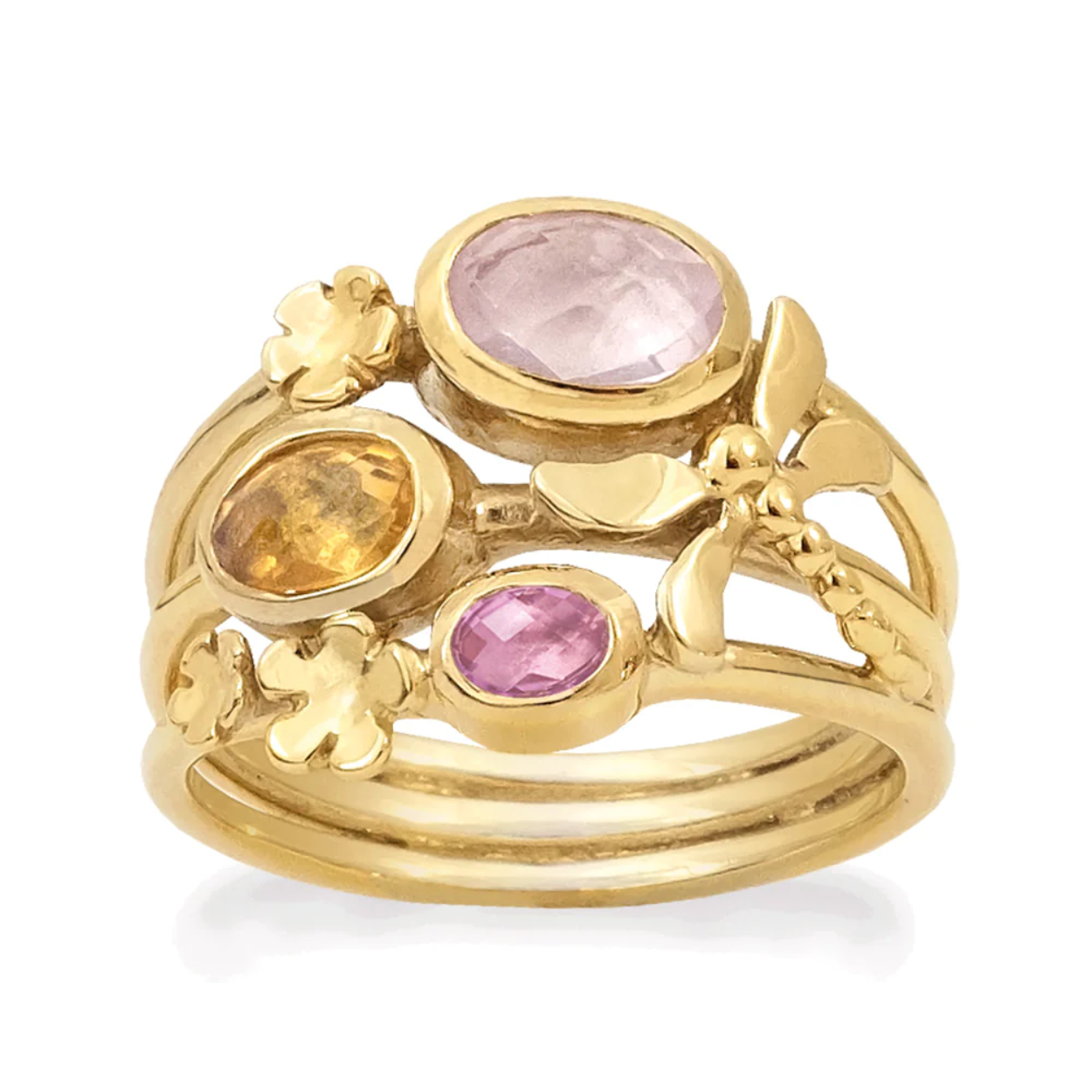 Rabinovich zilveren ring Dragonfly. Deze geel goud vergulde ring bevat een mooie 7 x 5 mm rozenkwarts checker facetgeslepen, een 6 x 4 mm citrien checker facetgeslepen en een 4 x 3 mm roze topaas checker facetgeslepen.
Deze zuivere, natuurlijke materialen zijn volstrekt uniek. Ze verschillen in kleur en hebben unieke insluitsels en kenmerken waaraan hun ouderdom en natuurlijke schoonheid te zien zijn.

