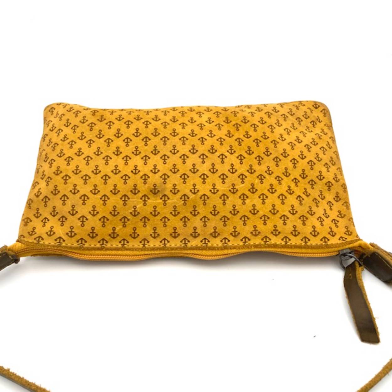 extra tasje nodig in uw tas. Koop dan deze mag in bag van Harbour.
Lekker uw belangrijkste dingen opbergen maar ook snel te verplaatsen van ene naar de andere tas.

Hoogte 13cm x breed 22 cm x diep 1cm