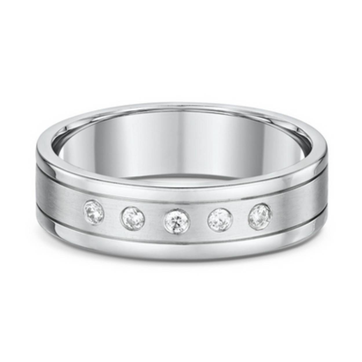 585 witgouden trouwringen, mat/glanzend, 5 mm ( kan in verschillende breedte) De damesring is gezet met totaal 0.075ct briljant 5 steens.
Prijs is op aanvraag