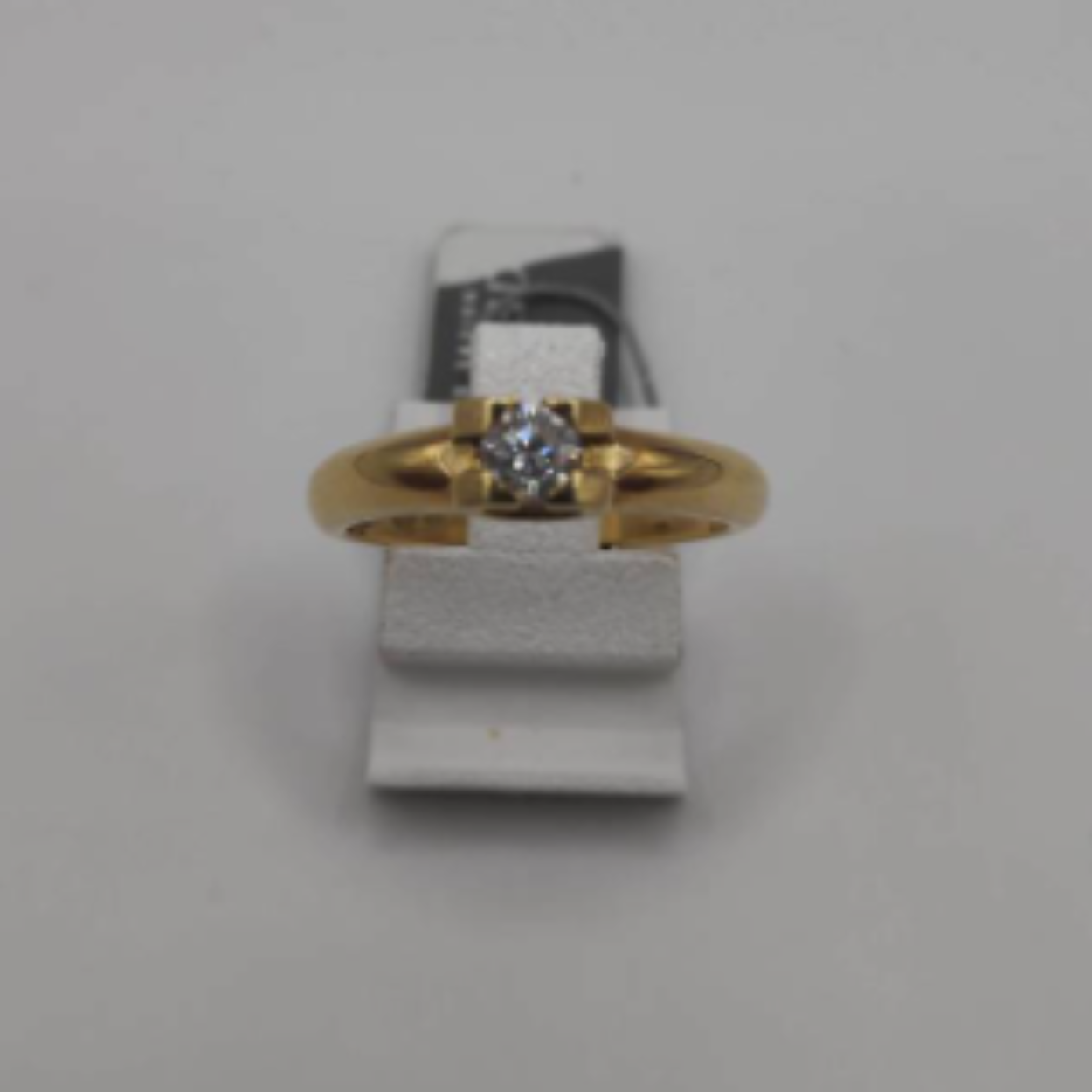 Gouden ring met diamant