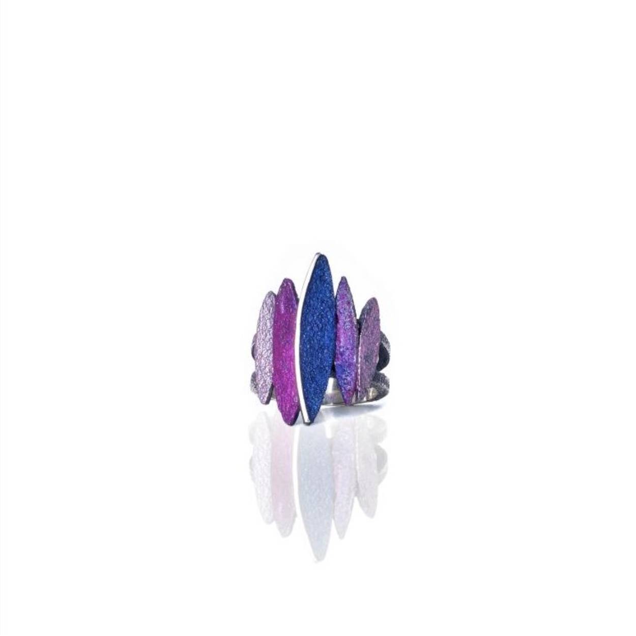 lara lila ring