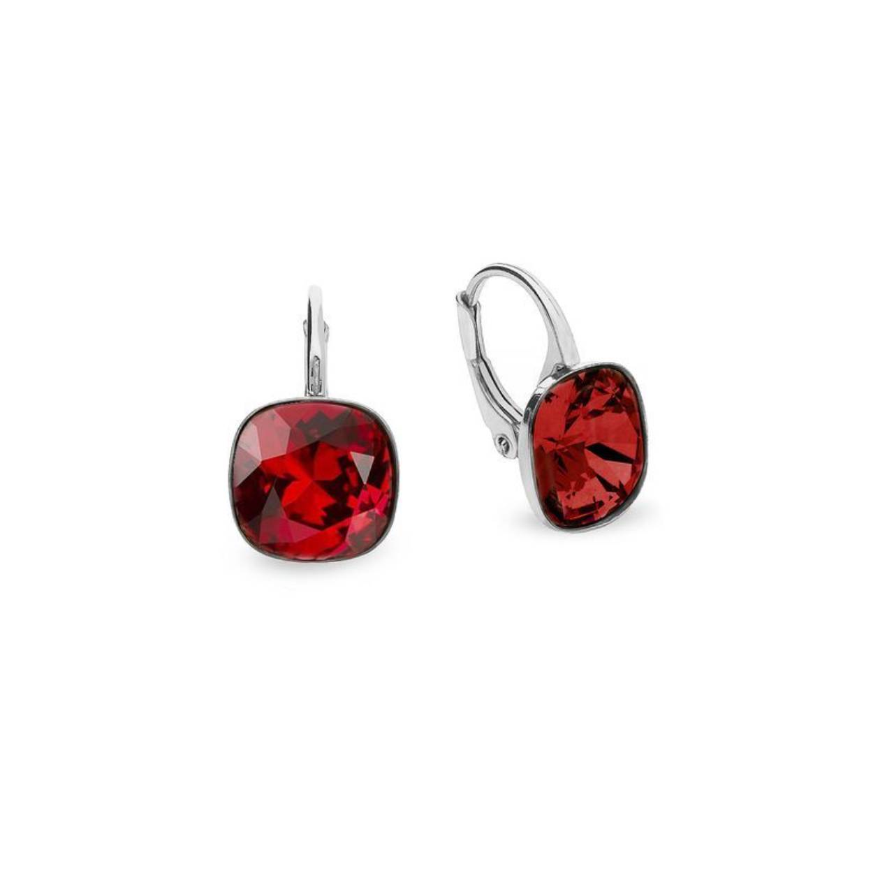 Deze oorstekers zijn gemaakt van echt gerodineerd zilver. Gerodineerd is een extra beschermlaag zodat uw prachtige spark sieraden niet verkleuren.