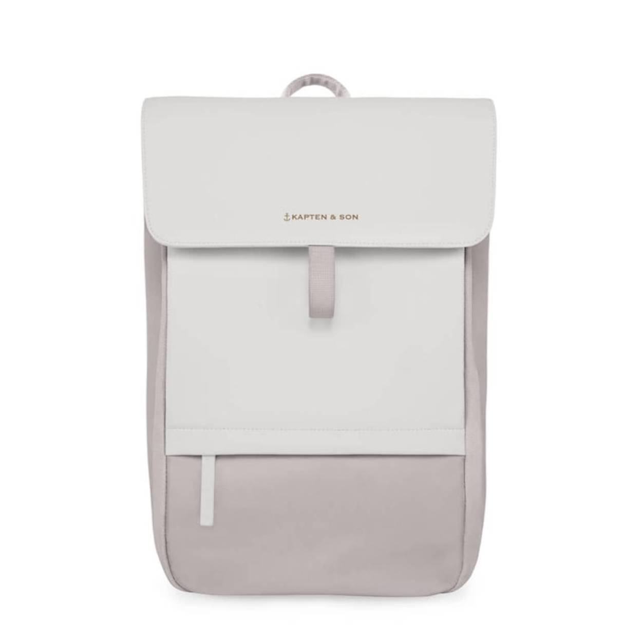 minimalistische, functionele rugzak
fijn vegan tech-materiaal met structuur
Laptopvak binnen: 32 x 26,5 x 3 cm (bijv. 14" MacBook)
gevoerde draagriemen en ruggedeelte
verstelbare bandjes
afmetingen: 43 cm (h) x 26,5 cm (b) x 12 cm (d)
volume: 14 liter