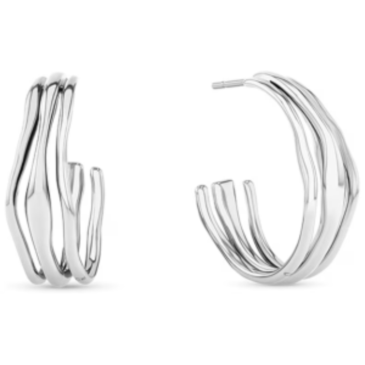 Calvin Klein CJ35000720 Dames Oorsieraad Staal
Deze stalen dames oorbellen van Calvin Klein met nr CJ35000720 hebben een sculpturale uiterlijk. De glimmende zilverkleurige stalen oorstekers zitten met een steker op het oor en bestaan uit 3 sierlijke banden naast elkaar. Ze vallen mooi rond het oor. Leuk te combineren met andere sieraden uit de serie van Calvin Klein.

OVER CALVIN KLEIN
Calvin Klein is een wereldwijd lifestylemerk dat gewaagde, vooruitstrevende idealen en een verleidelijke, vaak minimalistische, esthetiek nastreeft. Calvin Klein werd groot in de jaren 70 door haar mode- en merkjeans collecties. In de jaren 80 lanceerde Calvin Klein haar spraakmakende ondergoed dat uitdrukkelijk van logo ’s voorzien was. Vanwege het grote succes is het merk ook succesvol uitgerold in Accessoires, Parfums, Home, Brillen, Golf, Horloges en Sieraden.
Sinds de oprichting in 1968 door Calvin Klein, heeft het merk haar reputatie opgebouwd als leider in de Amerikaanse mode, dankzij een cleane esthetiek en innovatieve ontwerpen. Calvin Klein wil haar publiek verleiden en inspireren door middel van provocerende beelden en opvallende ontwerpen die prikkelen. 

SPECIFICATIES:
- Stalen dames oorsieraden
- Lengte 2,6cm
- Zilverkleurig
- Glimmend