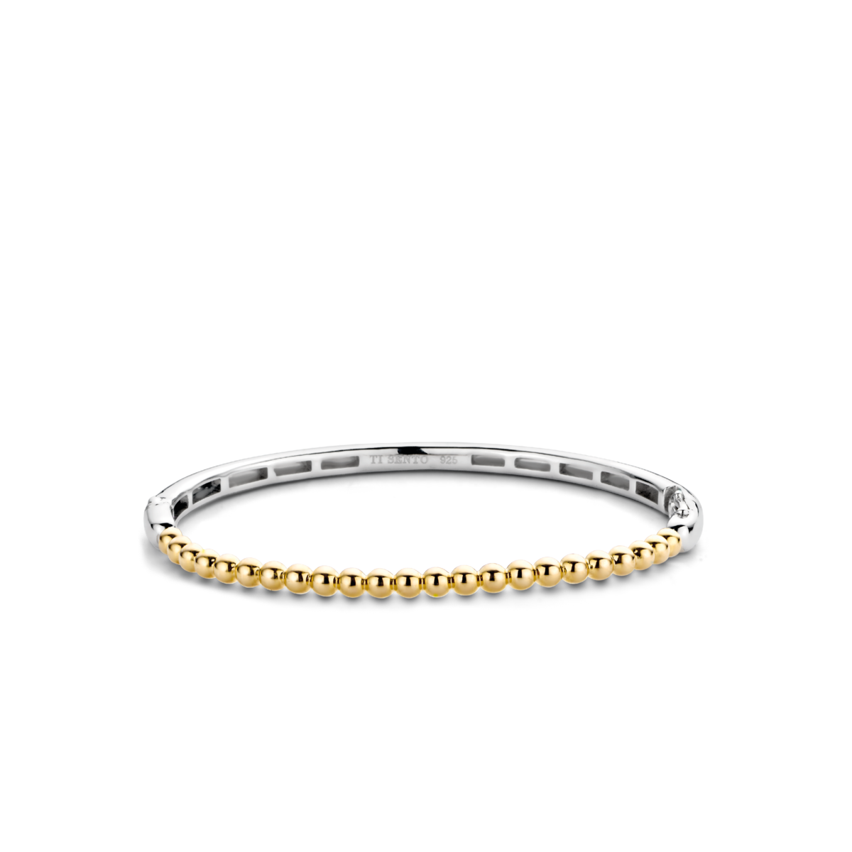 Deze zilveren TI SENTO - Milano 2944SY armband heeft een rij van prachtige goldplated bubbels. Een speels ontwerp dat zeker geen elegantie mist. Bijpassende ring mogelijk.