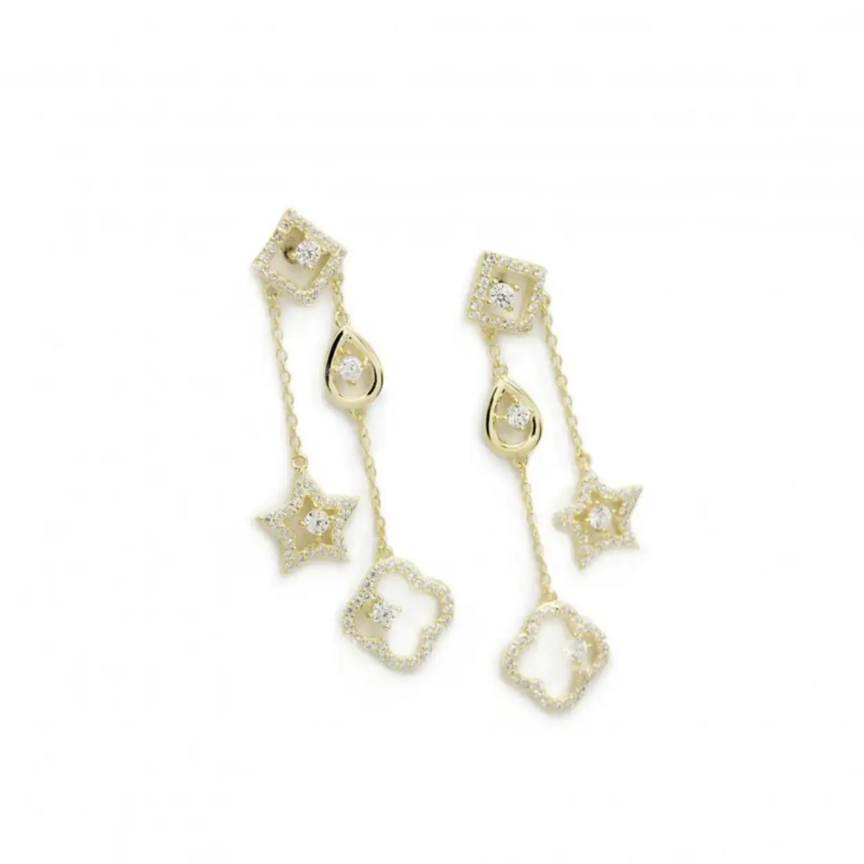 Long earrings with star, clover and teardrop motif pendants. A design that comes to life with the movement of the piece; perfect for your most stylish outfits.
