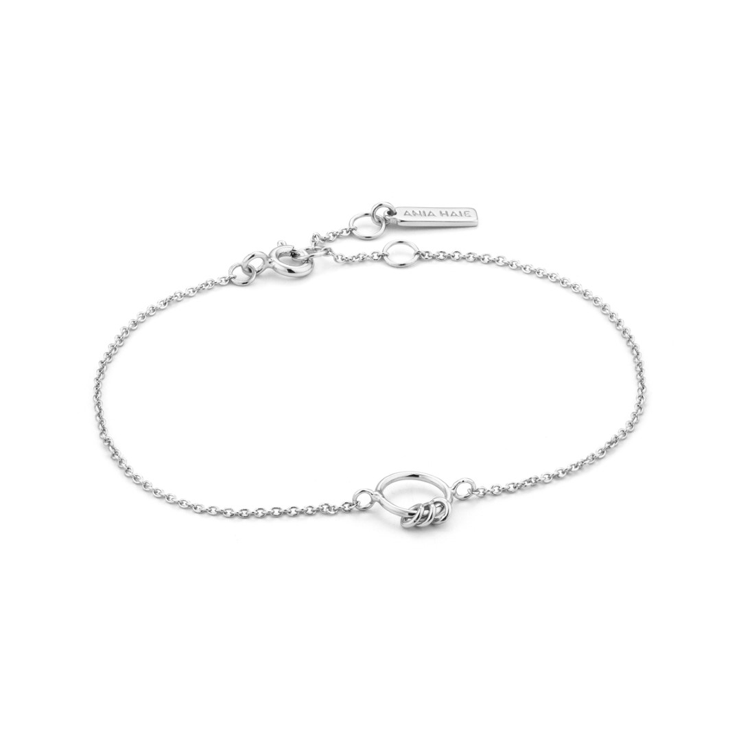 Ania Haie ‘Modern Circle Bracelet' uit de serie Modern Minimalism. De Modern Minimalism serie bestaat uit minimalistische items die perfect zijn om te layeren!