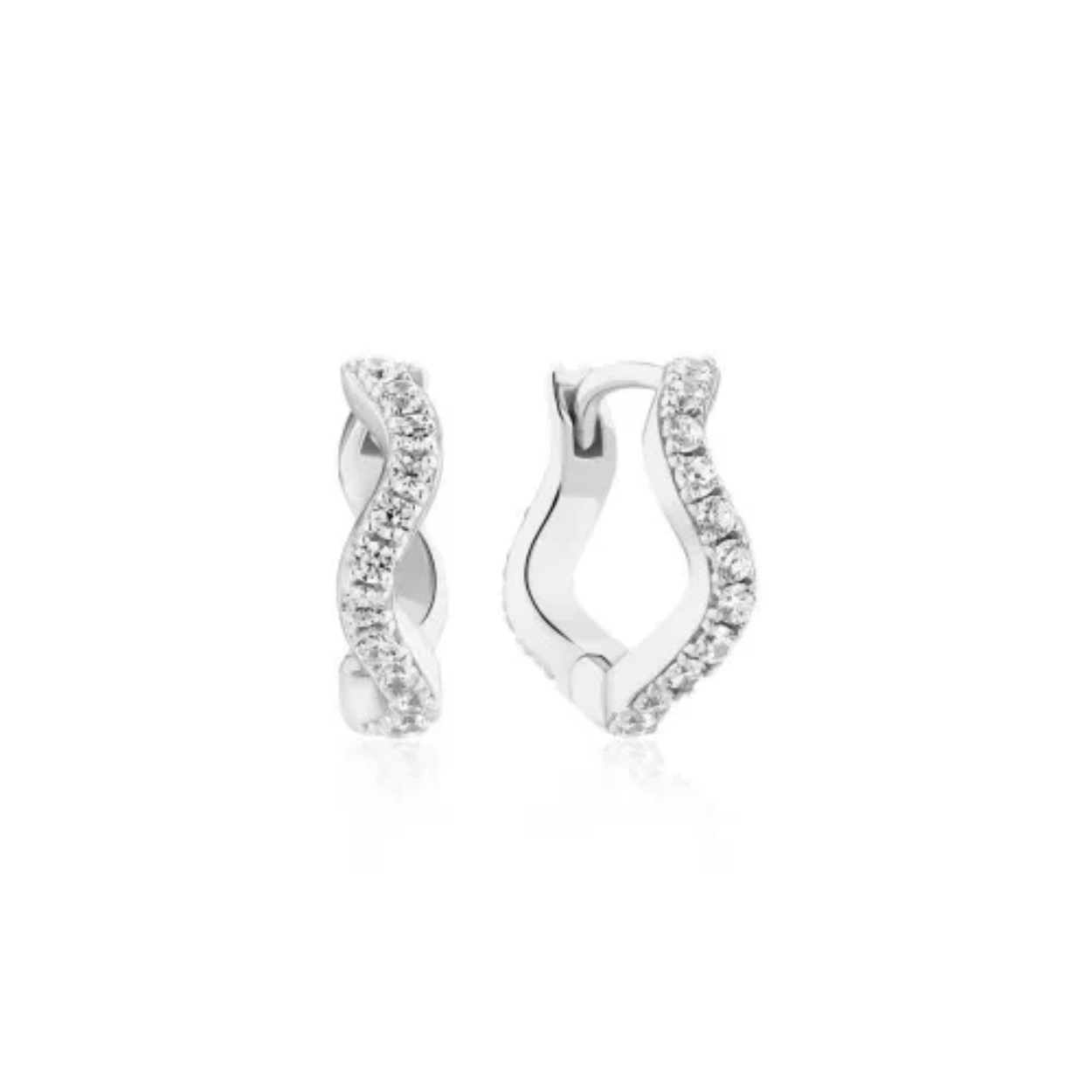 Oorbellen gemaakt van 925 sterling zilver met gerhodineerd oppervlak, gepolijst oppervlak en hoorn met facetgeslepen witte zirkonia.

Afmetingen oorbellen: Diameter 15 mm, breedte 2 mm, dikte 2 mm