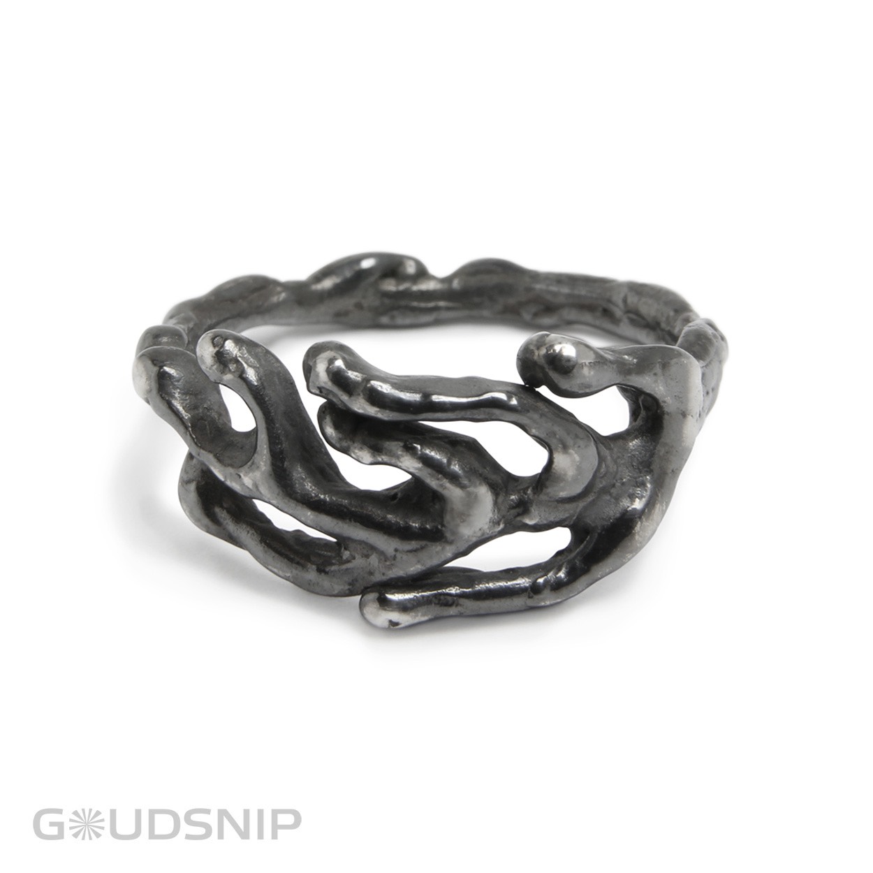 Zilveren ring gemaakt in eigen atelier geïnspireerd op de mooie koralen uit de zee.