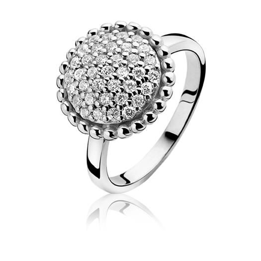 ZINZI zilveren ring met grote ronde zetting van witte zirconia's. Rondom de zirconia's zit een rand van zilveren bollen. Alle zilveren sieraden van Zinzi zijn vervaardigd van eerste gehalte zilver (925) en met extra rodiumlaag voor mooie glans.