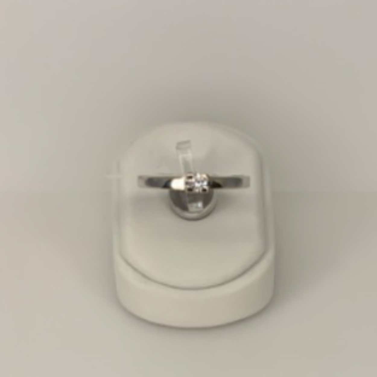 Wit gouden ring 0.12crt