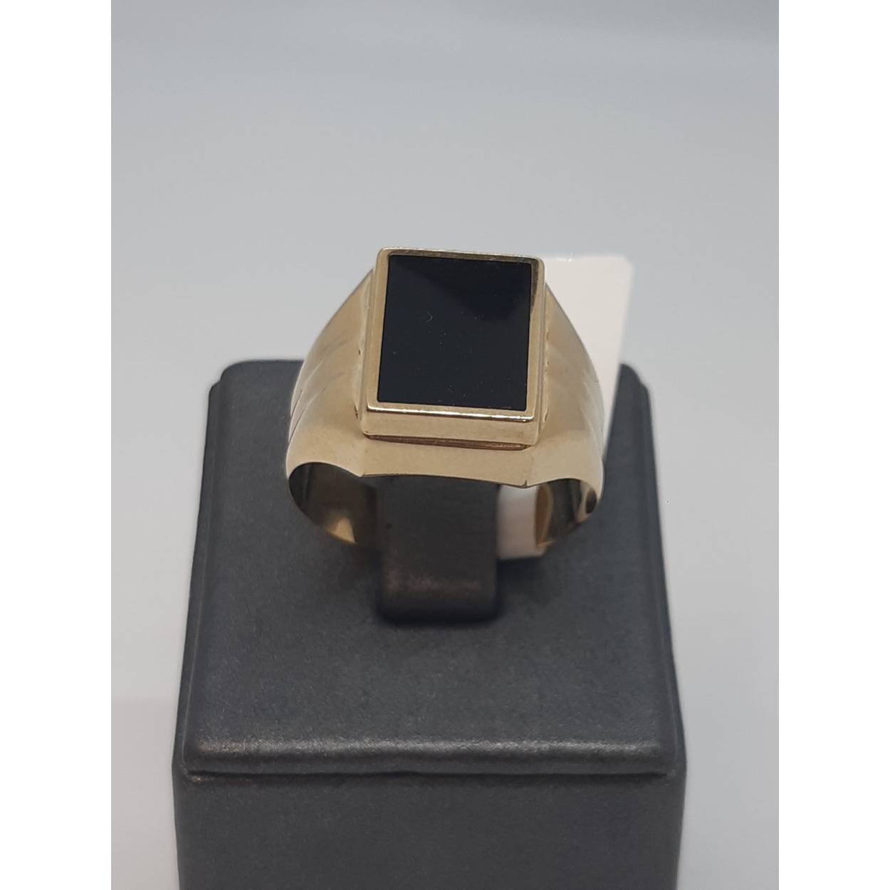 gouden ring 14kt met zwart stenen 