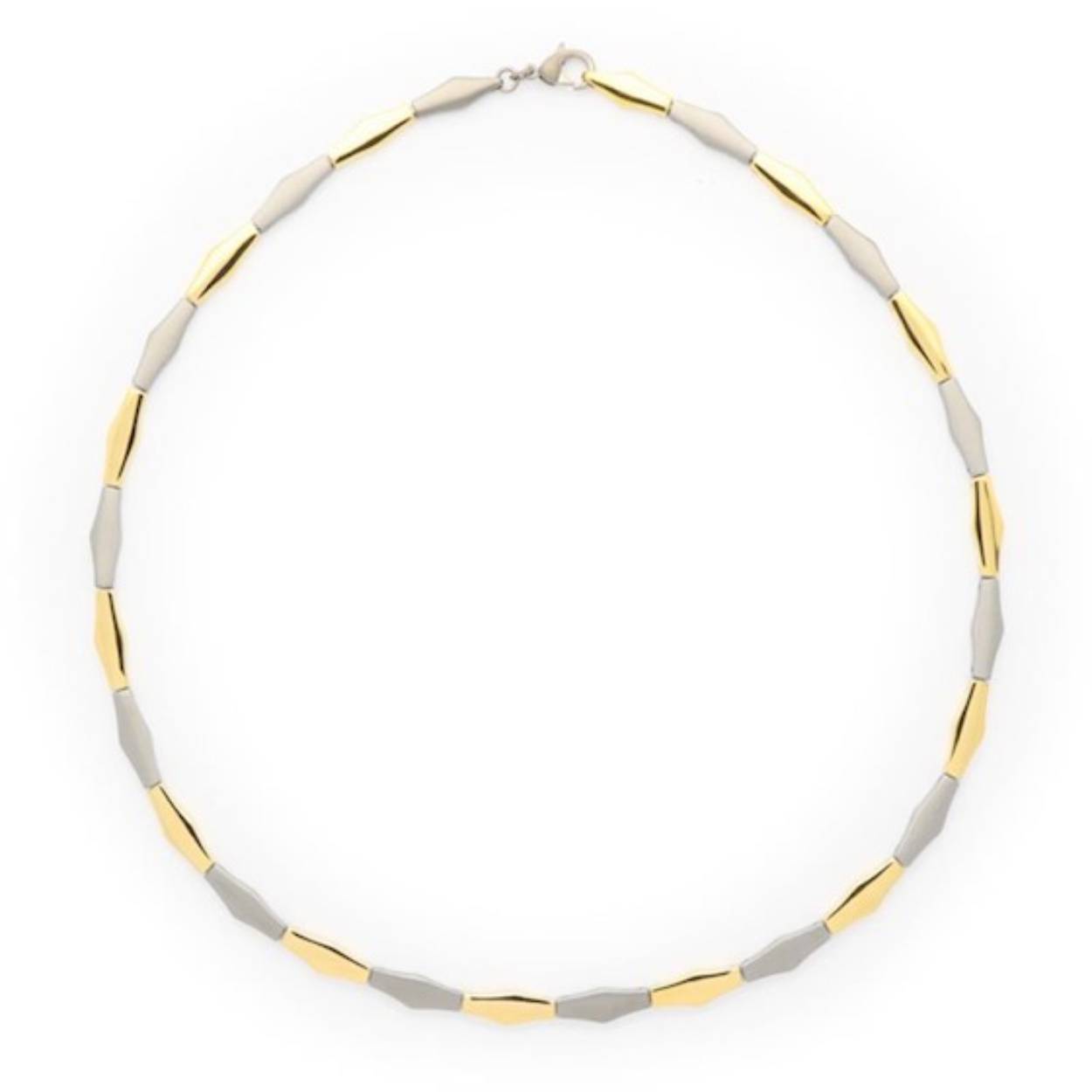 Dit is een collier van het merk Boccia Titanium