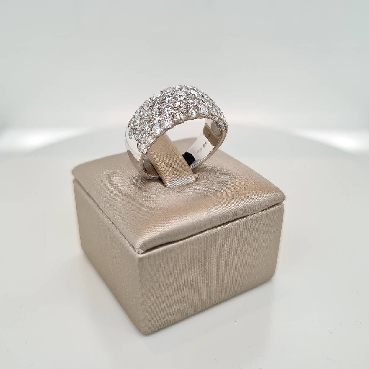 14krt gouden ring met diamant