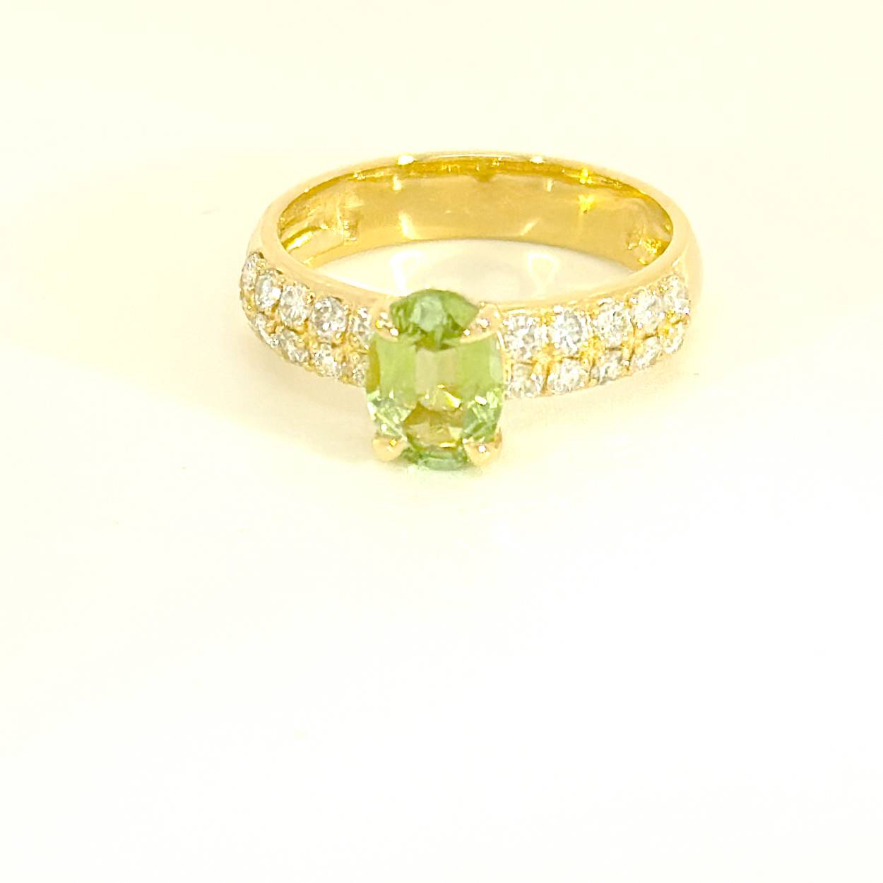 Yg 18kt tourmaline green 0.40ct brilj