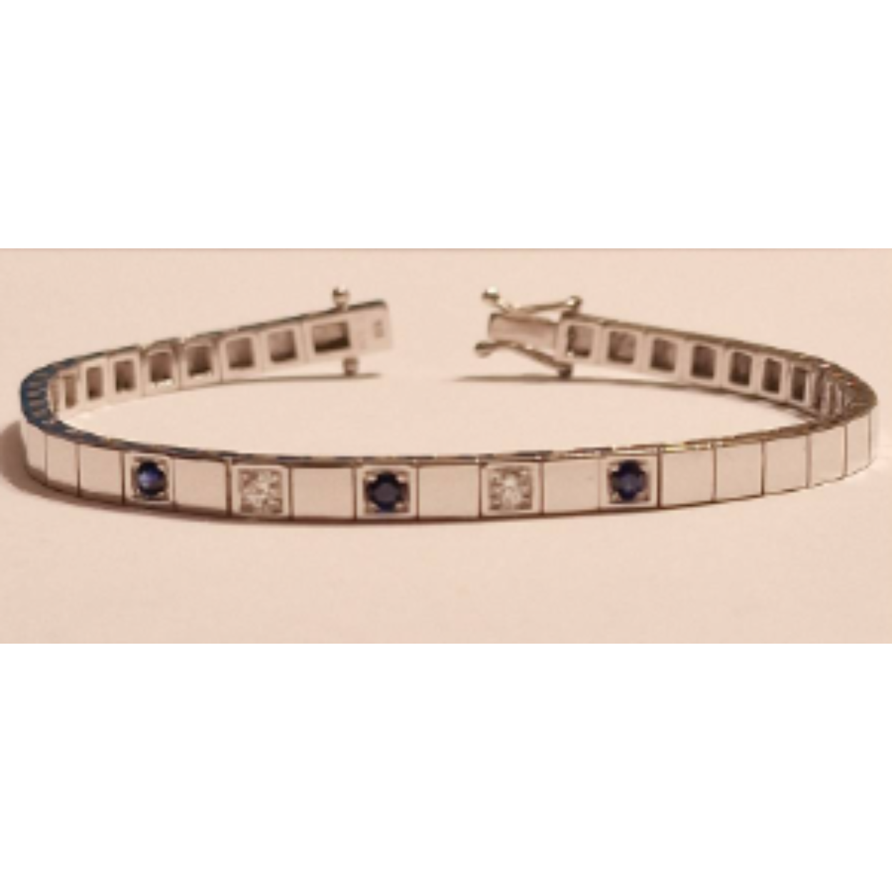 14k witgouden armband met 3 saffieren en 2 diamanten