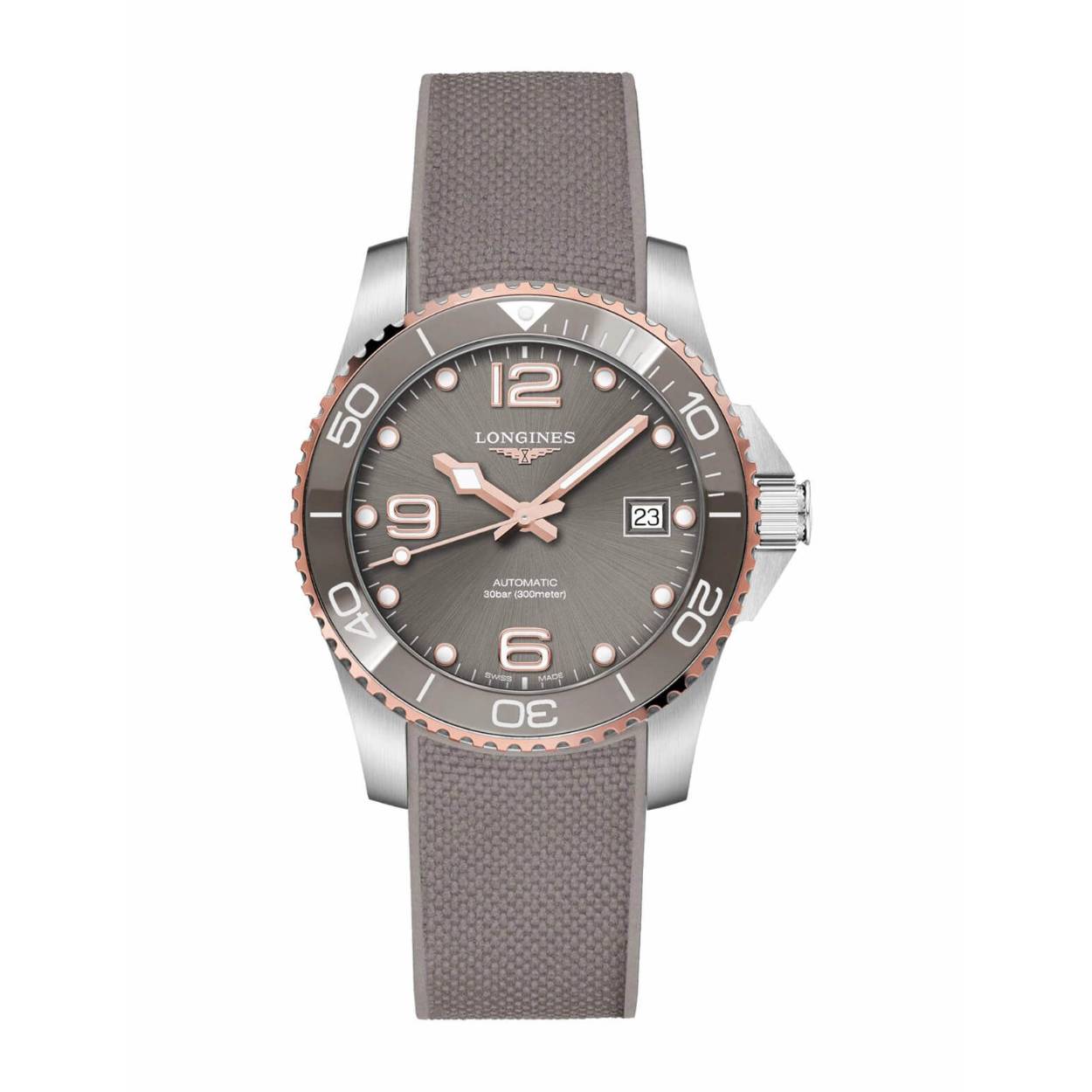 De Longines HydroConquest L37803789 is een duikhorloge met een waterbestendigheid tot 300 meter en een roestvrijstalen/keramiek behuizing. Het horloge heeft een robuuste uitstraling en is voorzien van een chronograaf functie en datumaanduiding. Draag dit horloge tijdens outdoor activiteiten of casual gelegenheden voor een sportieve en stijlvolle look. Maak jouw look compleet met de Longines HydroConquest L37803789.
