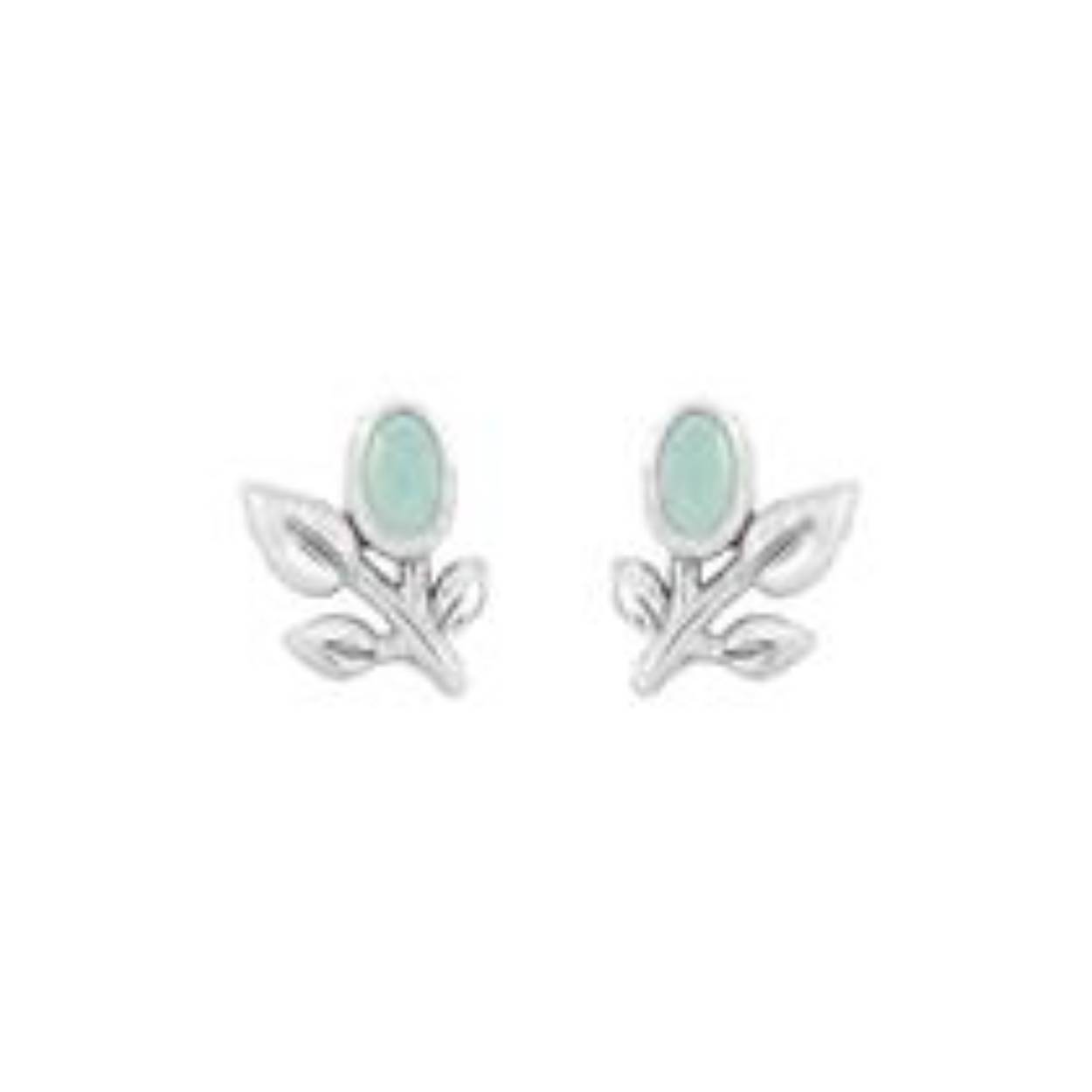 Deze sterling zilveren oorknoppen zijn beide versierd met een 5 x 3 mm chalcedoon.
Deze zuivere, natuurlijke materialen zijn volstrekt uniek. Ze verschillen in kleur en hebben unieke insluitsels en kenmerken waaraan hun ouderdom en natuurlijke schoonheid te zien zijn.