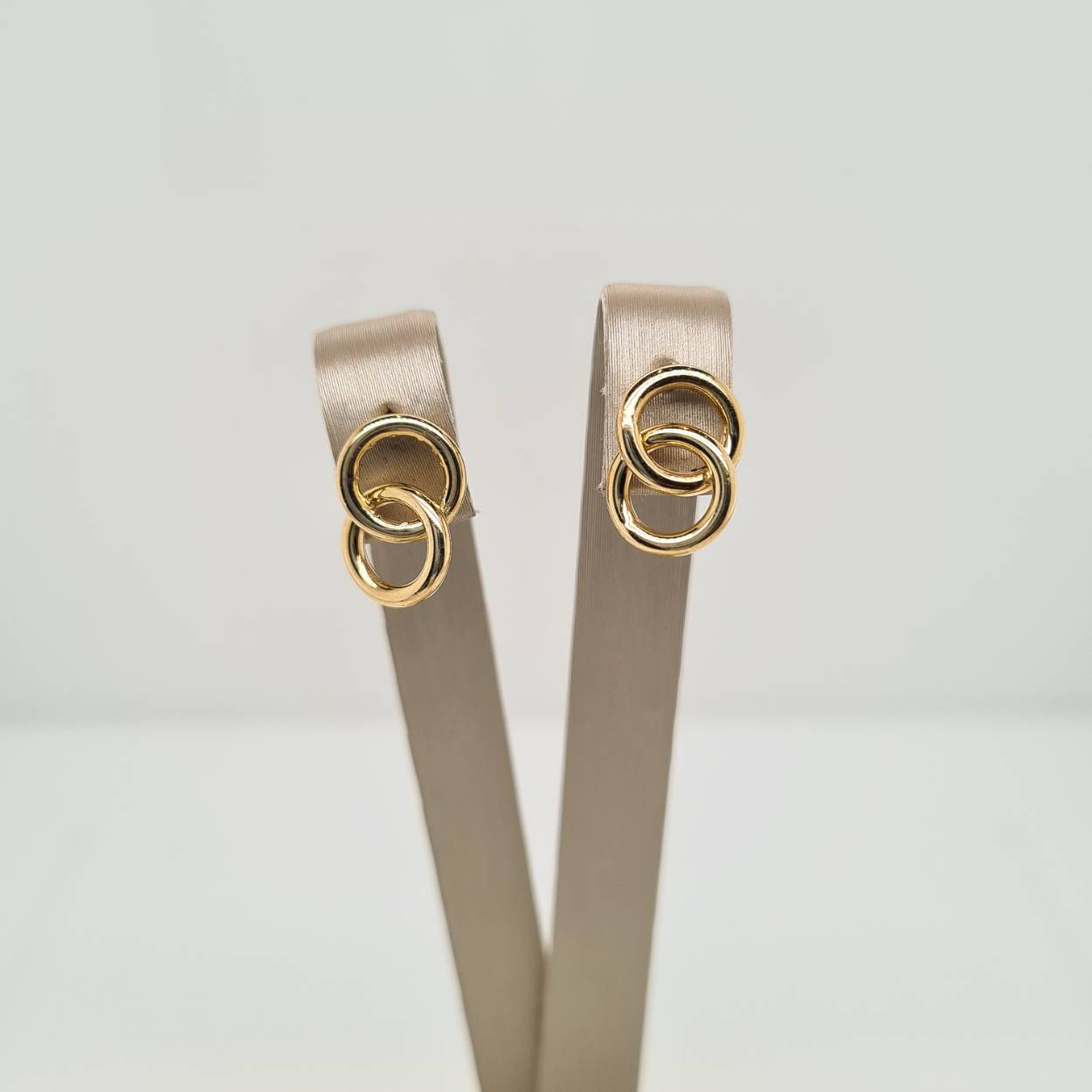 Prachtige 14 karaat geelgouden oorsieraden. 