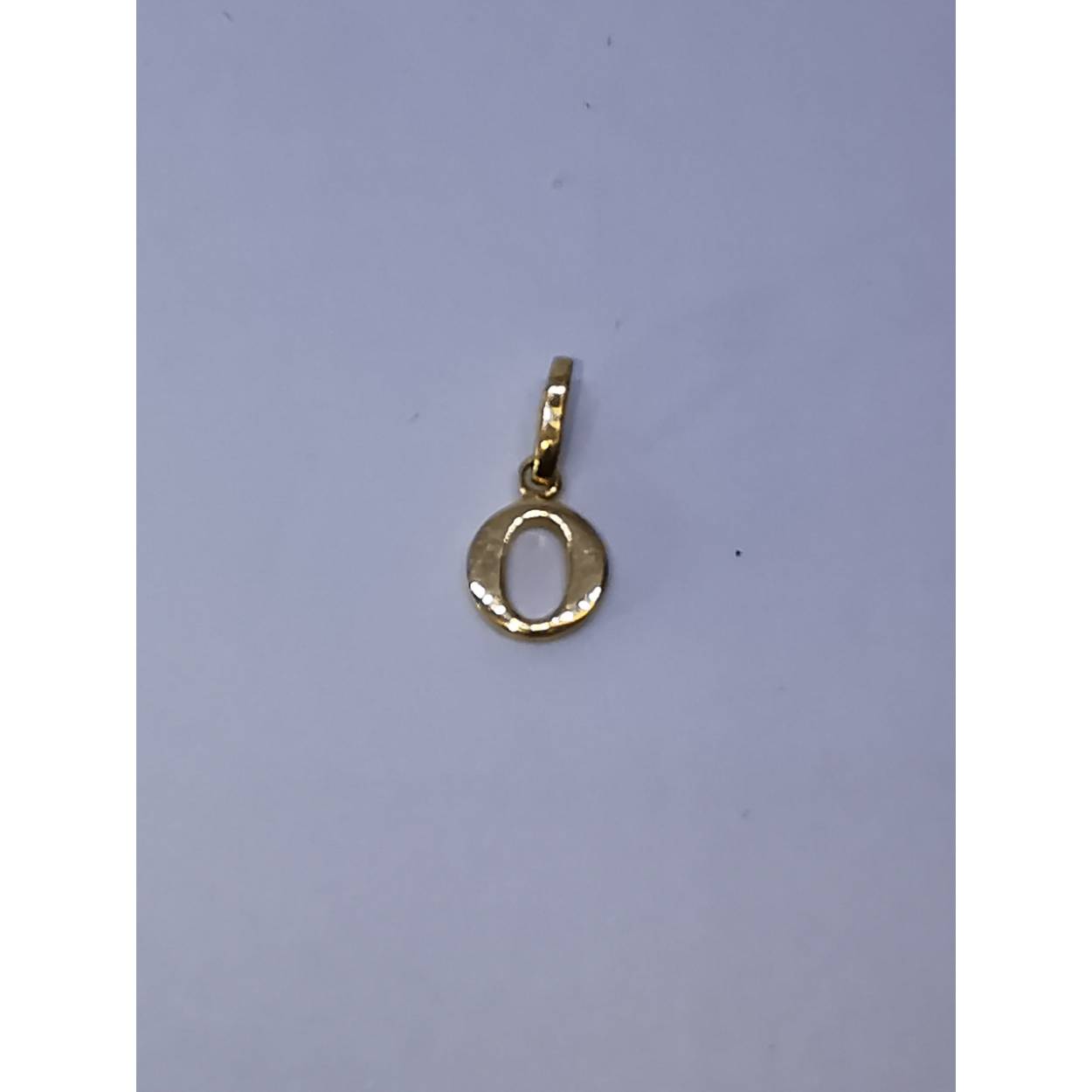 18 karaat geel gouden letter O hanger.