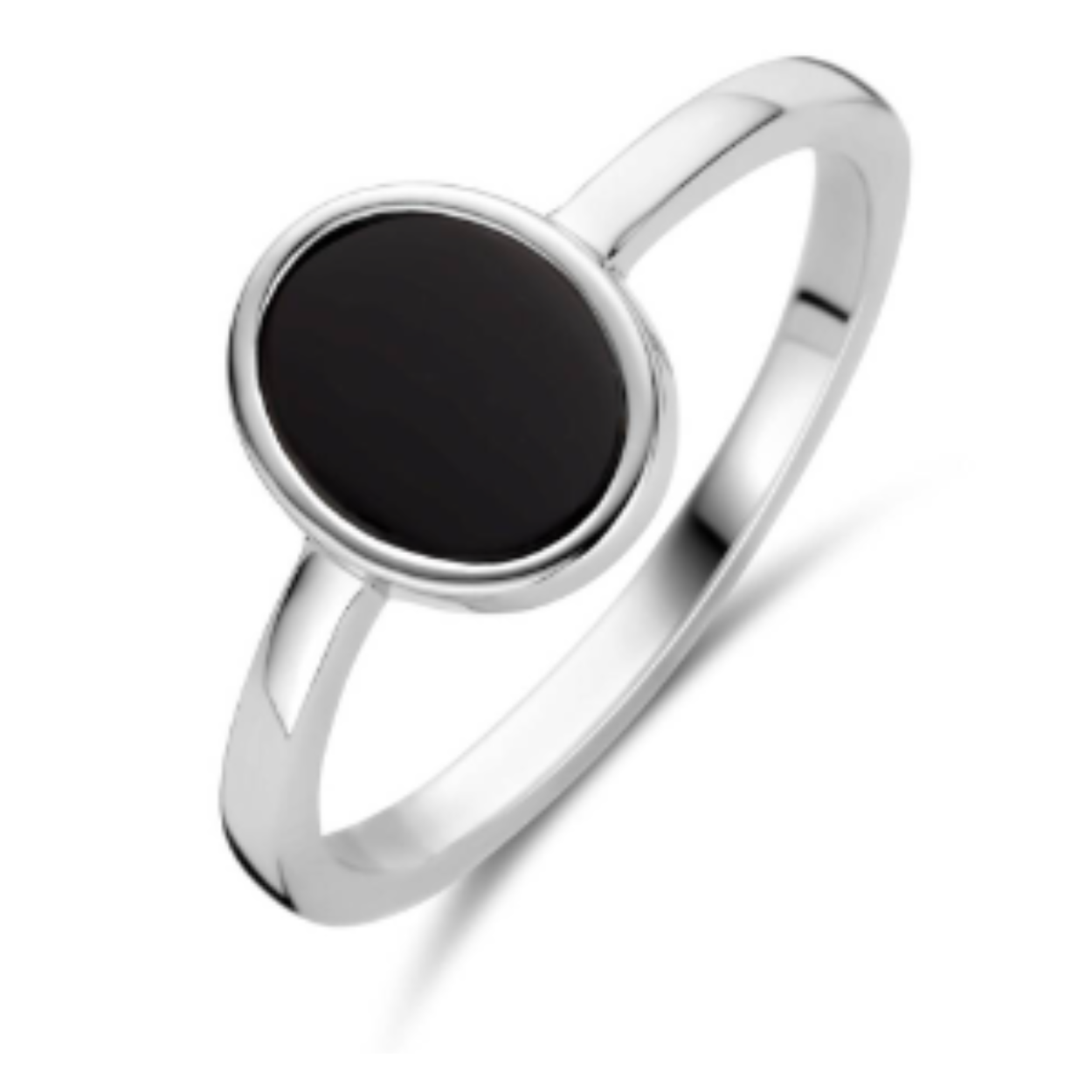 Gerhodineerd 925 zilveren ring uitgevoerd met onyx. De ring heeft een breedte van 9mm.
