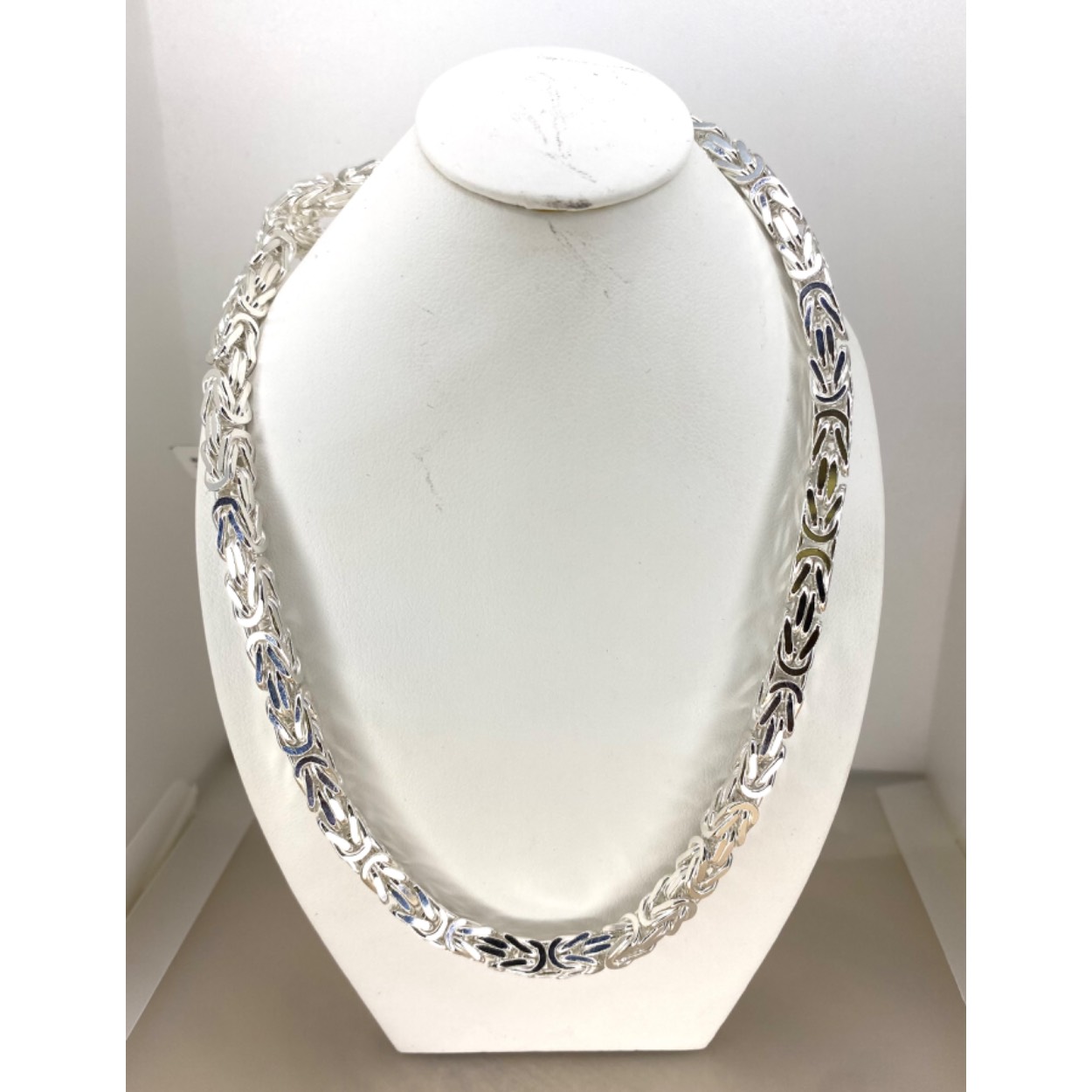Zilver koningsschakel collier met karabijnsluiting
Lengte: 60 cm
Breedte: 5 mm