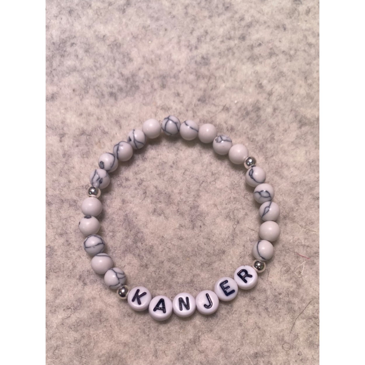 LIEF ARMBANDJE MET POSITIEVE TEKST EN NATUURSTEEN .MOOI OM TE GEVEN EN WAARDEVOL OM TE KRIJGEN
SPREAD THE LOVE!!