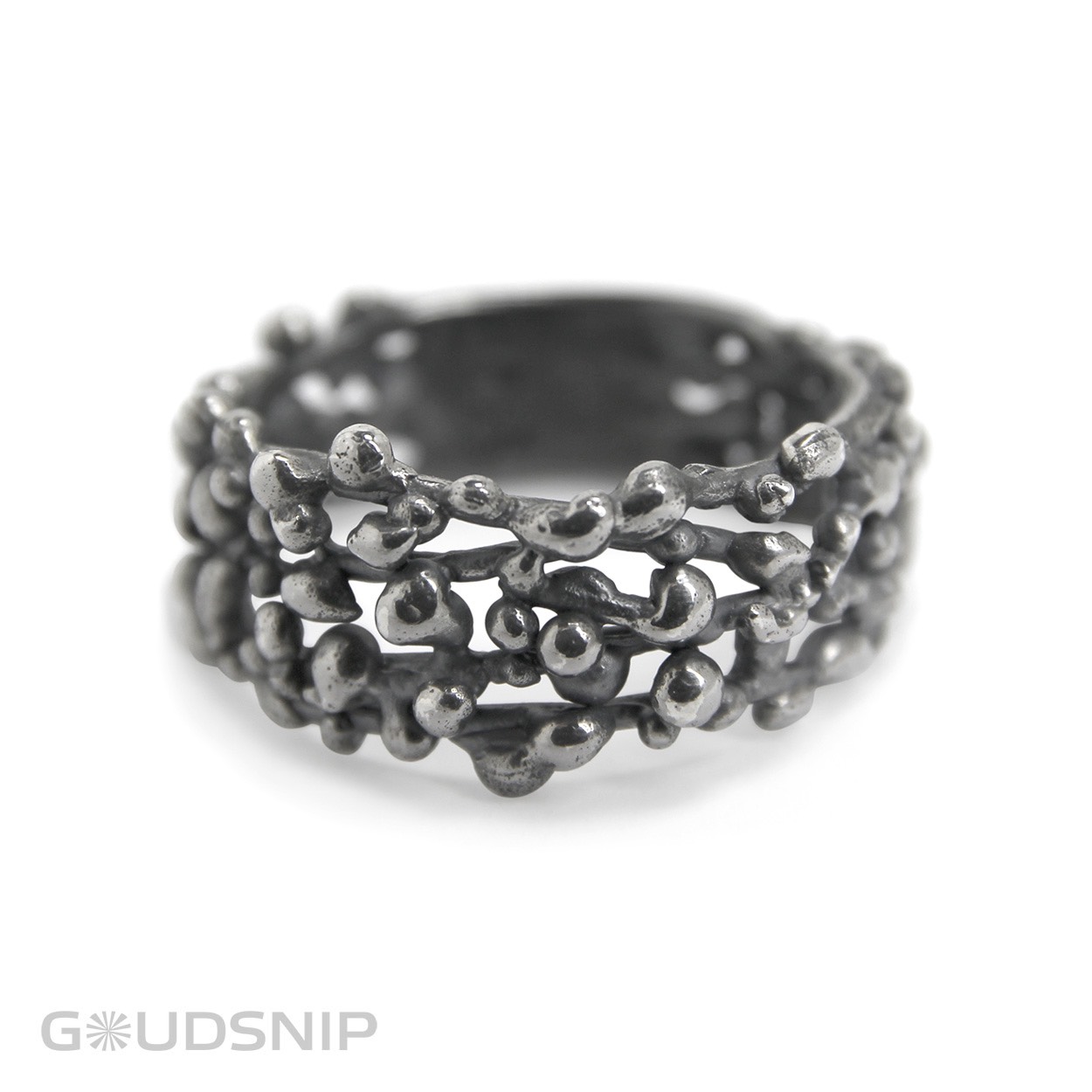 Handmade zilveren ring. Nature inspired. Handgemaakt in ons atelier. Deze ring is ook in goud verkrijgbaar. 