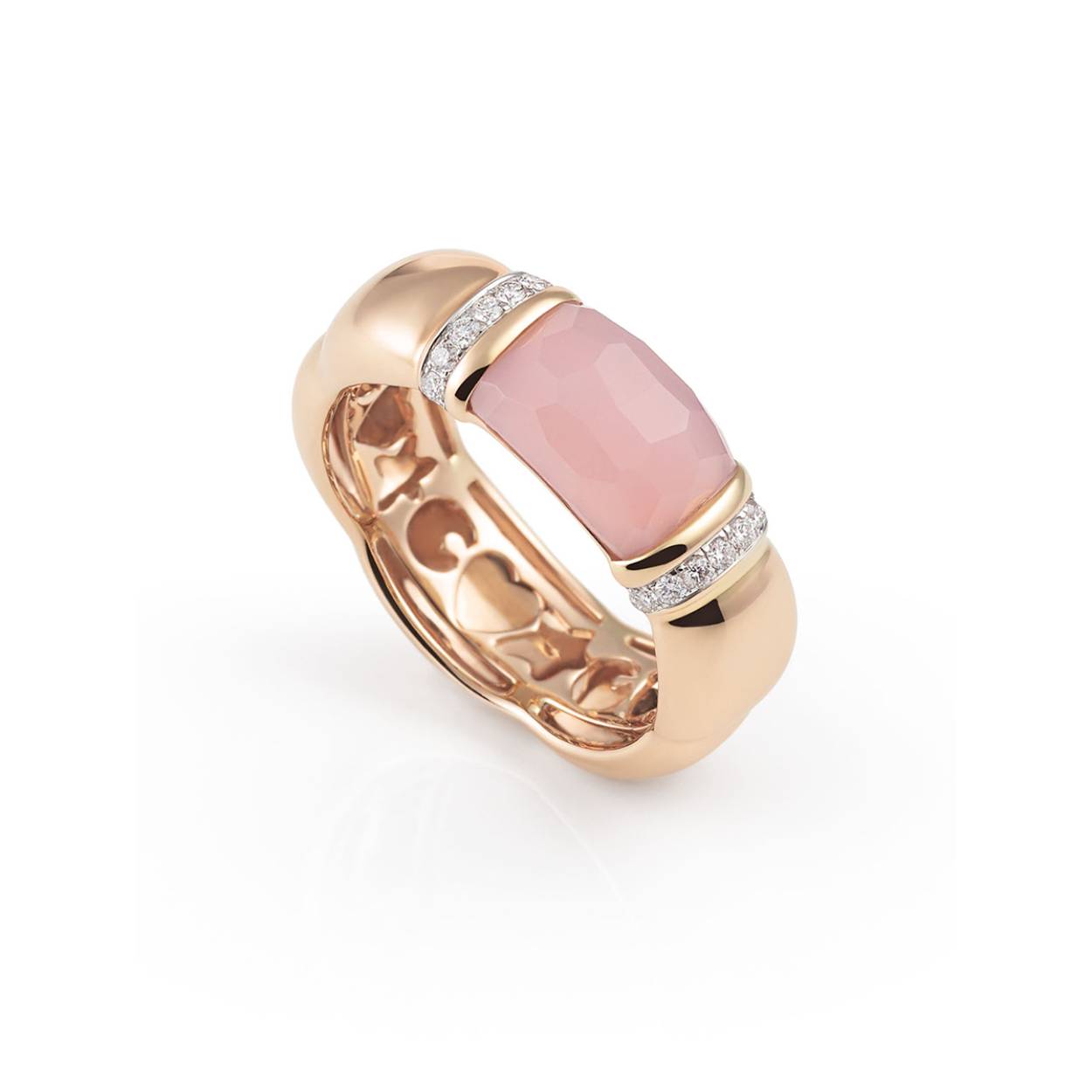 Prachtige 18krt rosegouden ring uit de La Piazza collectie van Al Coro. De ring is bezet met 14 briljant geslepen diamanten 0,12crt en een Pink Chalcedoon 2,03crt.

De maat van de ring is 57 ( 18 ). Heeft u een andere maat? Neem dan gerust contact met ons op.