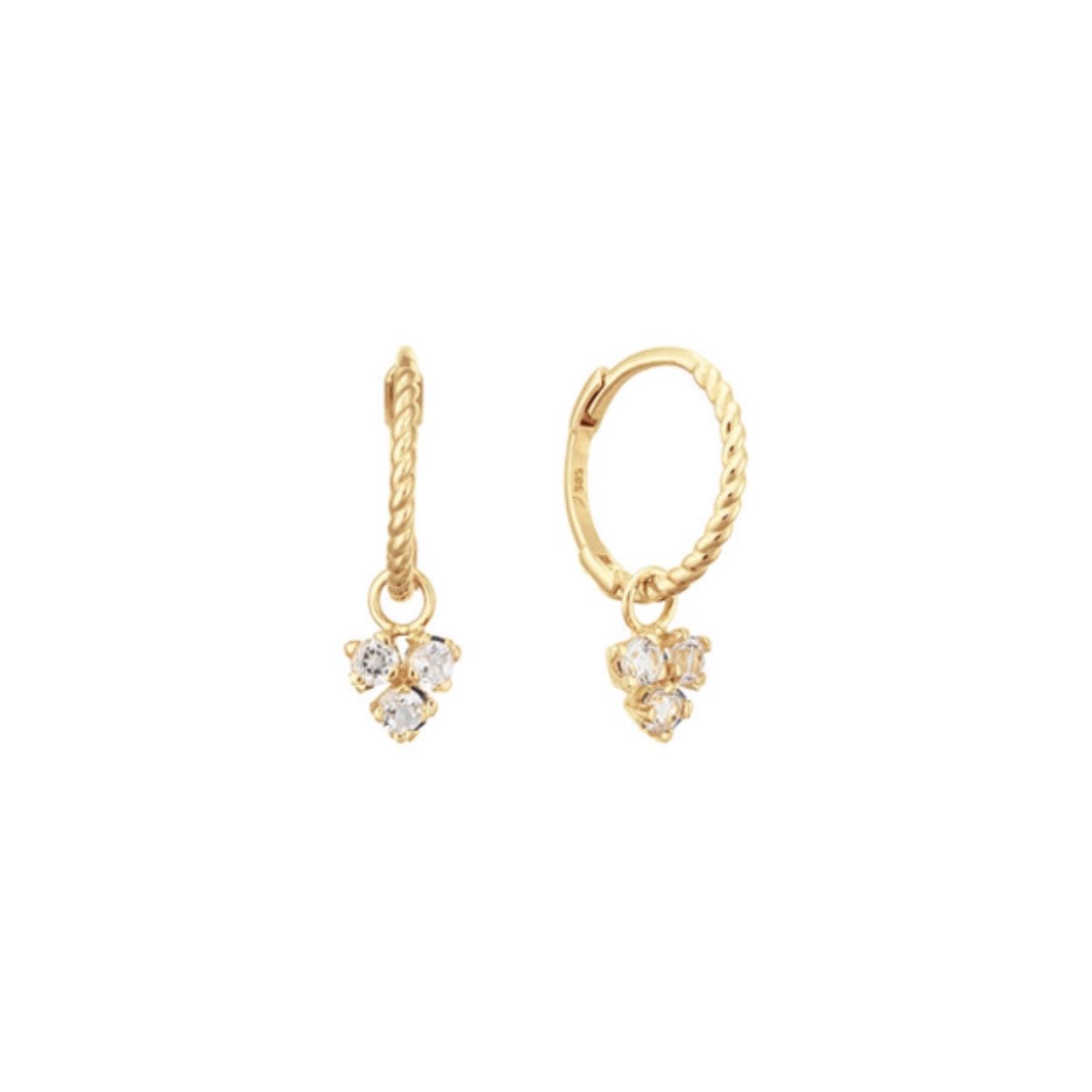 De Triangle White Topaz oorringen bevatten een schitterende witte topaas edelsteen. Deze steen trekt geluk, liefde en voorspoed aan. Een mooie toevoeging aan jouw earparty!

Venetian Diary Als je aan een betoverende stad denkt, waar je kunt verdwalen in smalle straatjes en waar gondels je meenemen langs de mooiste gebouwen en architectuur. Waar op iedere hoek iemand spontaan in een serenade kan uitbarsten. Aan welke stad denk je dan? Juist, het Italiaanse Venetië. Mysterieus, betoverend en romantisch. Een stad met elegante grachten, prachtige pleinen en kleurrijke mensen. Een stad waar ik mijn hart aan heb verloren. 

Het merk
Jackie is hét 14 karaat gouden on trend sieradenmerk. De collecties zijn geïnspireerd op de reizen die ik maak, van stedentrips tot exotische oorden. Elk gouden sieraad is helemaal van nu, handgemaakt door Europese goudsmeden en vervaardigd van overwegend gerecycled goud met echte edelstenen en zoetwaterparels. Elke collectie is dan ook met veel liefde en passie samengesteld. Mijn Jackie sieraden zijn de perfecte finishing touch voor iedere outfit!

Specificaties
- Hoops
- Materiaal: 14 Karaat - Geelgoud - 585
- White Topaz
- Totale lengte: 15mm