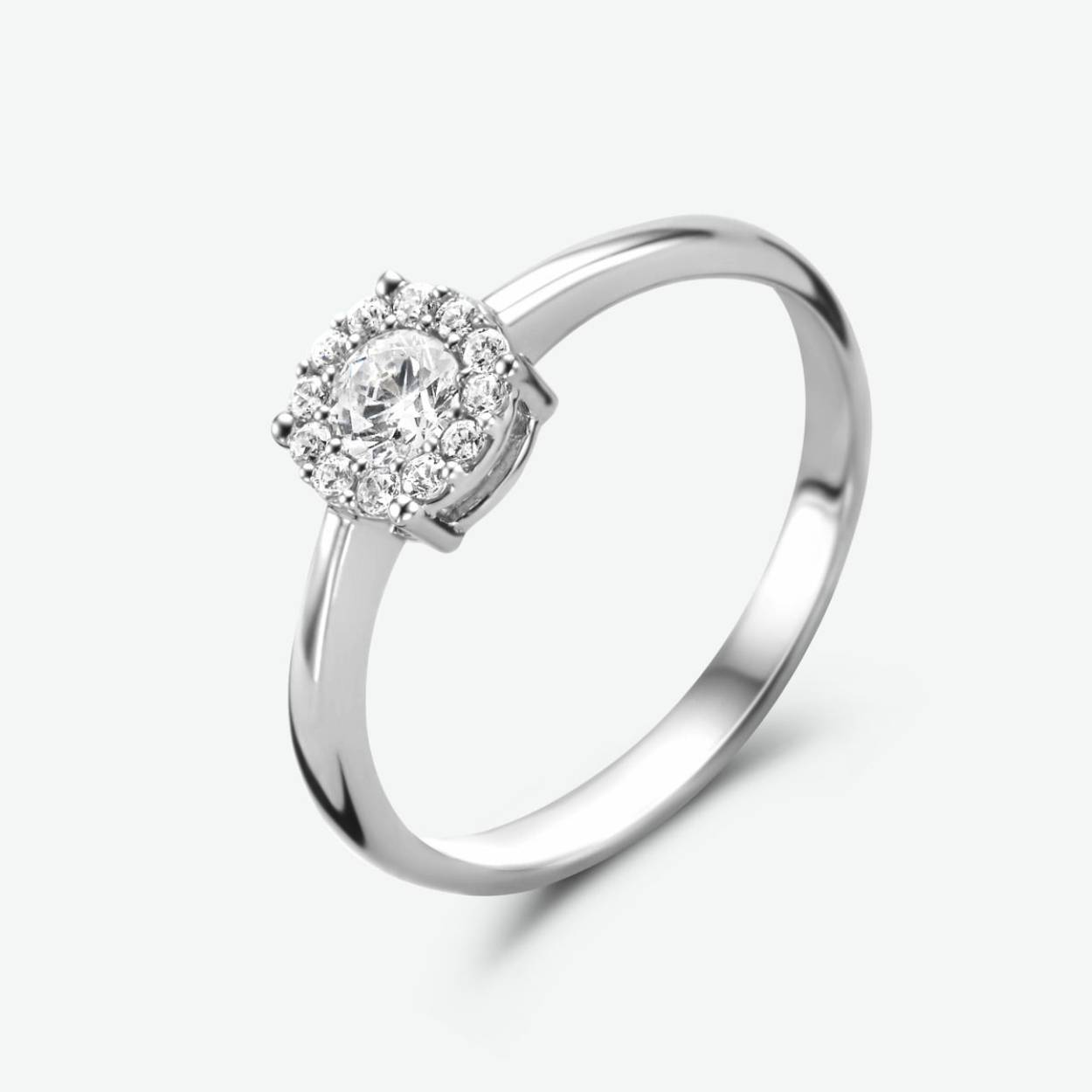14k Witgouden ring uitgevoerd met schitterende zirkonia. De ring heeft een breedte van 6.5mm.