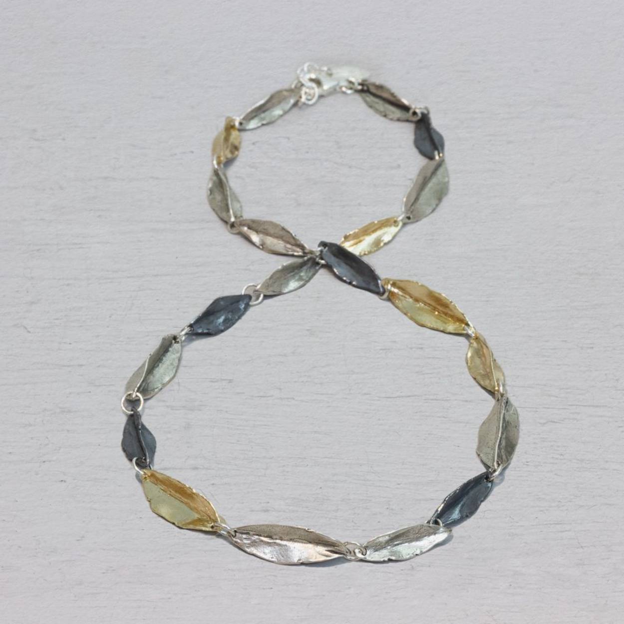 Jeh Jewels Collier gevouwen blaadjes zilver, oxy, verguld