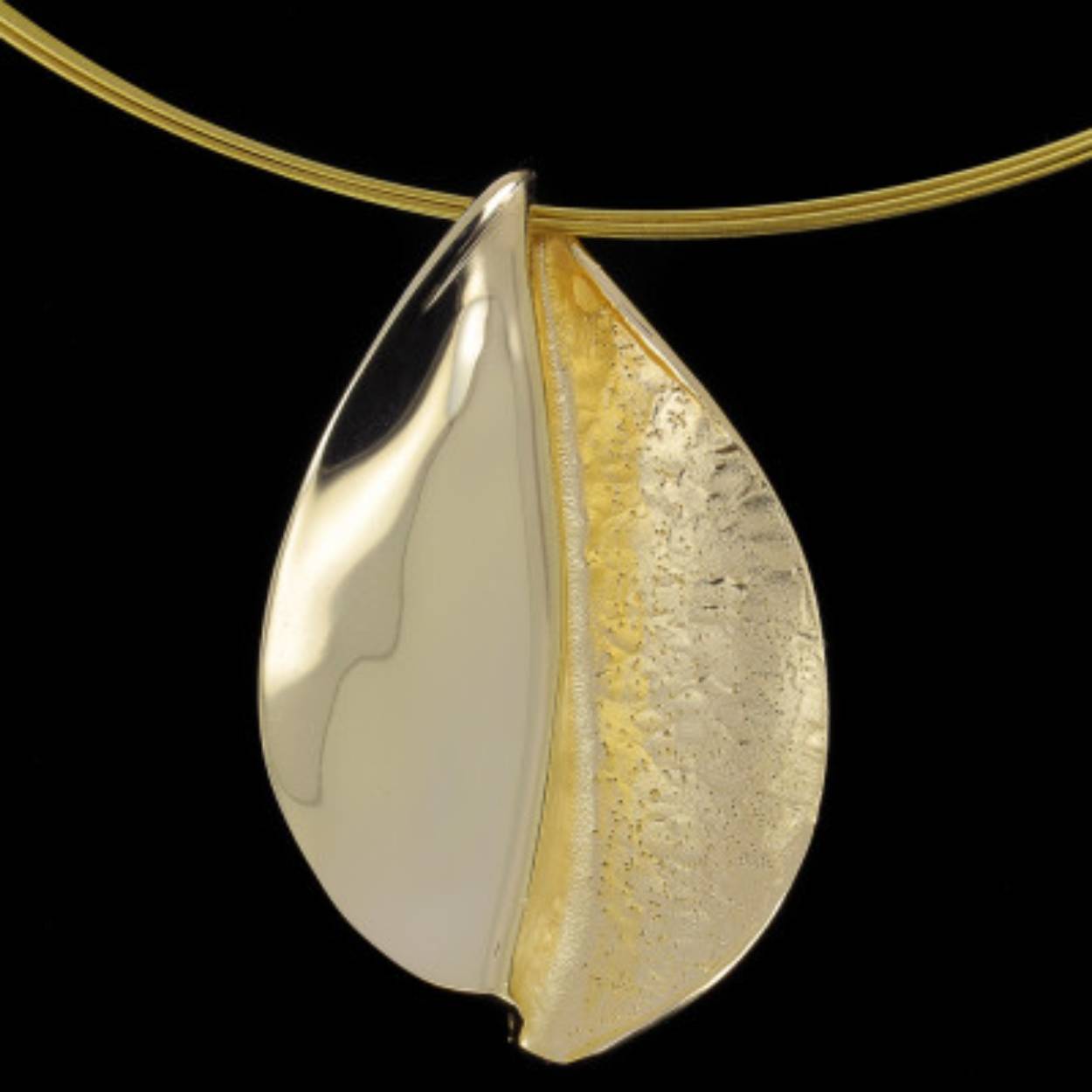 Zilver vergulde hanger van het merk Sanjoya 