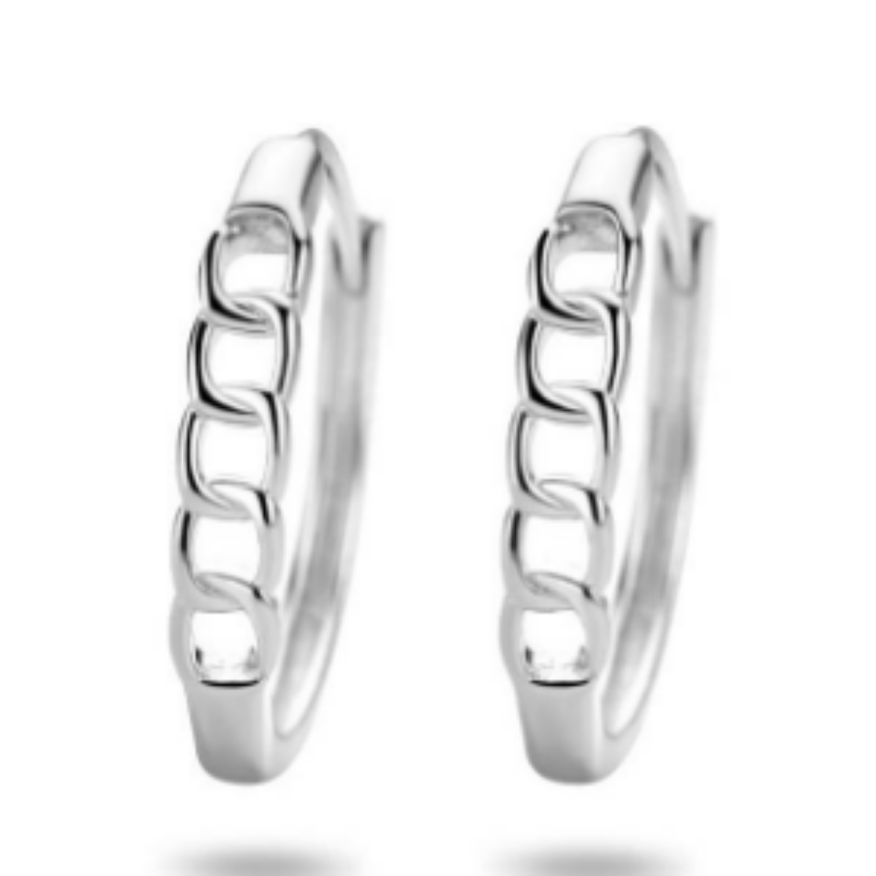 Gerhodineerd 925 zilveren klapoorringen. De klapoorringen hebben een afmeting van 14x2.5mm.