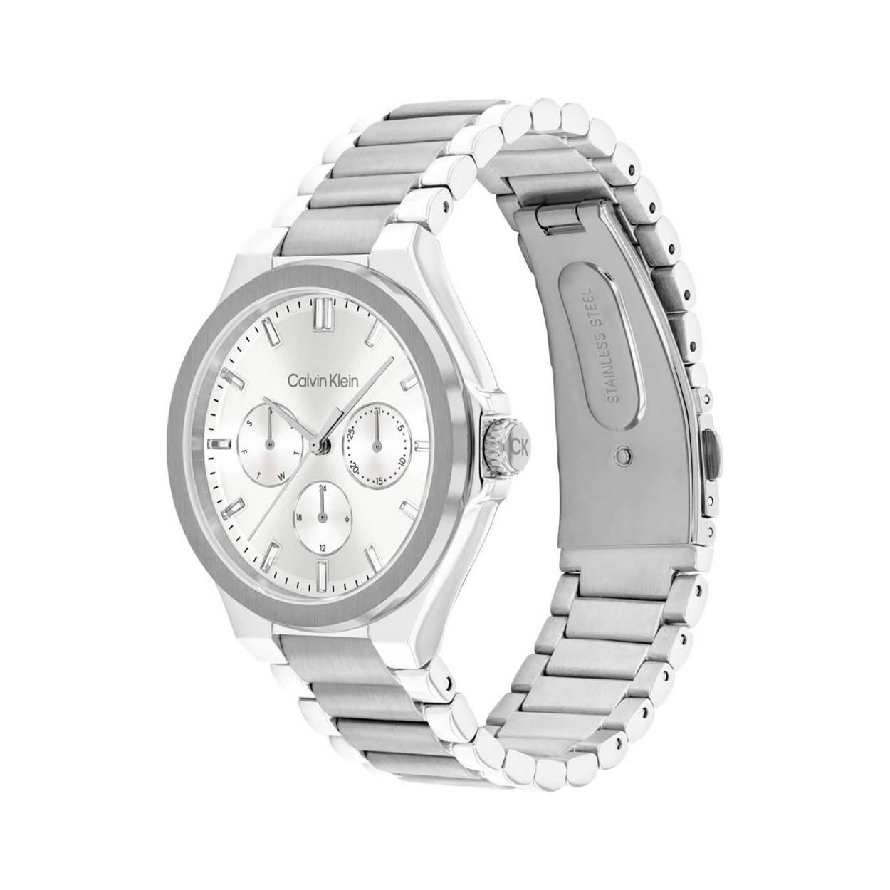 Calvin Klein CK25100054 Dames Staal Horloge 38mm 
Dit Calvin Klein dameshorloge met nr CK25100054 is een sportief en lux ontwerp. De ronde zilverkleurige stalen kast heeft een witte sunray wijzerplaat met dag, datum en 24-uursaanduiding. Aan het dameshorloge zit een zilverkleurige schakelband met vouwsluiting. Het multifunctionele horloge heeft een mineraalglas, een doorsnee van 38mm en is 3ATM.

OVER CALVIN KLEIN
Calvin Klein is een wereldwijd lifestylemerk dat gewaagde, vooruitstrevende idealen en een verleidelijke, vaak minimalistische, esthetiek nastreeft. Calvin Klein werd groot in de jaren 70 door haar mode- en merkjeans collecties. In de jaren 80 lanceerde Calvin Klein haar spraakmakende ondergoed dat uitdrukkelijk van logo ’s voorzien was. Vanwege het grote succes is het merk ook succesvol uitgerold in Accessoires, Parfums, Home, Brillen, Golf, Horloges en Sieraden.
Sinds de oprichting in 1968 door Calvin Klein, heeft het merk haar reputatie opgebouwd als leider in de Amerikaanse mode, dankzij een cleane esthetiek en innovatieve ontwerpen. Calvin Klein wil haar publiek verleiden en inspireren door middel van provocerende beelden en opvallende ontwerpen die prikkelen. 

SPECIFICATIES:
- Mineraalglas
- Zilverkleurige stalen kast
- Witte sunray wijzerplaat 
- Zilverkleurige schakelband
- Ronde kastvorm, Ø 38mm
- 3ATM