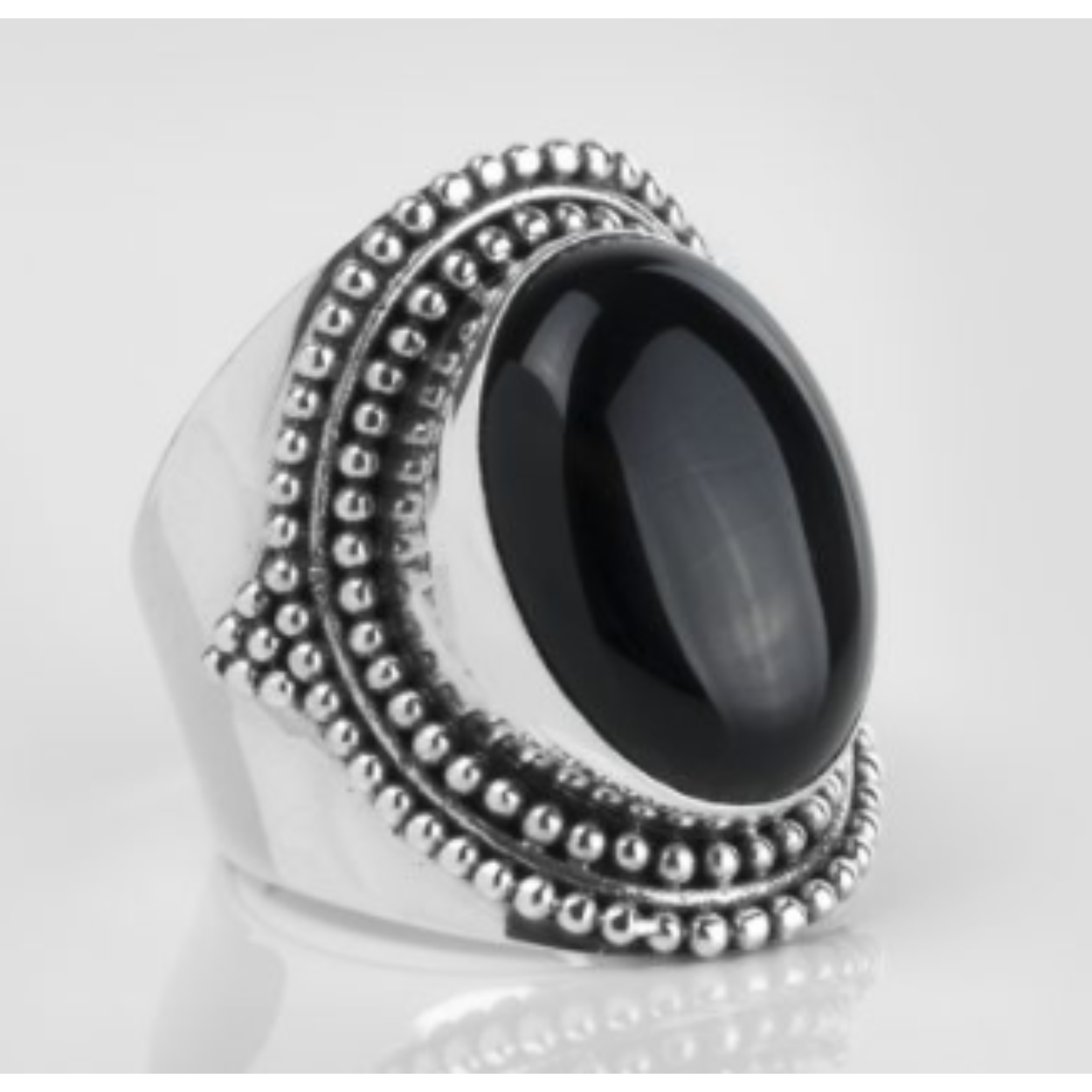 zilver ring met Onyx
maat 54