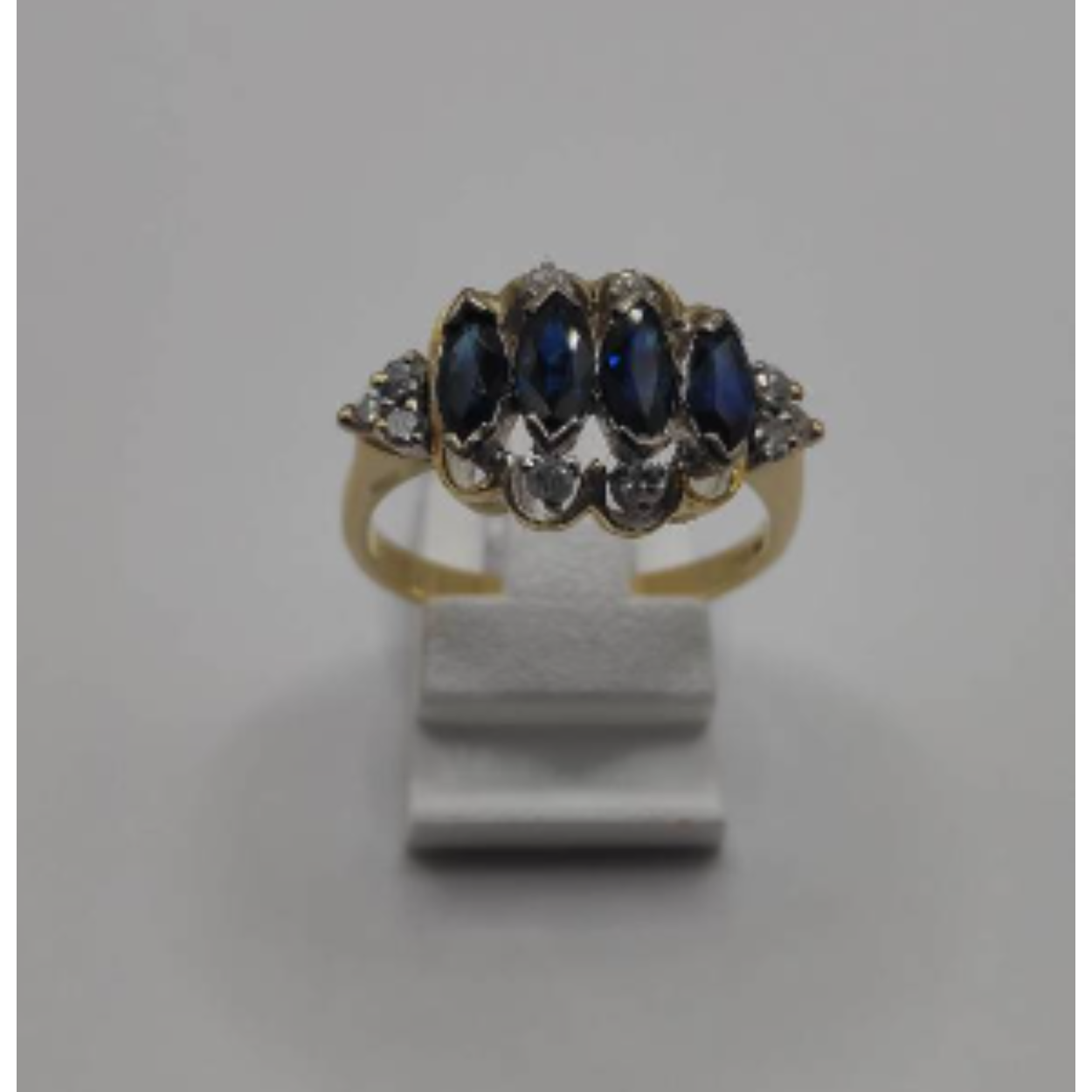 Gouden diamanten ring met saffier