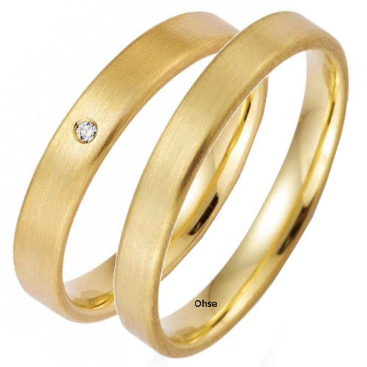 585 geelgouden trouwringen 4mm. de damesring is gezet met 0.015crt briljant.
Prijs is op aanvraag