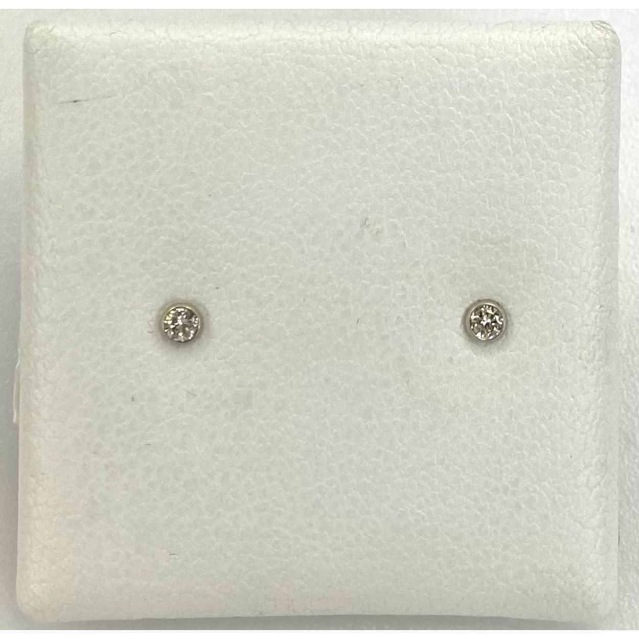 Diamanten oorknoppen 2x0.03ct