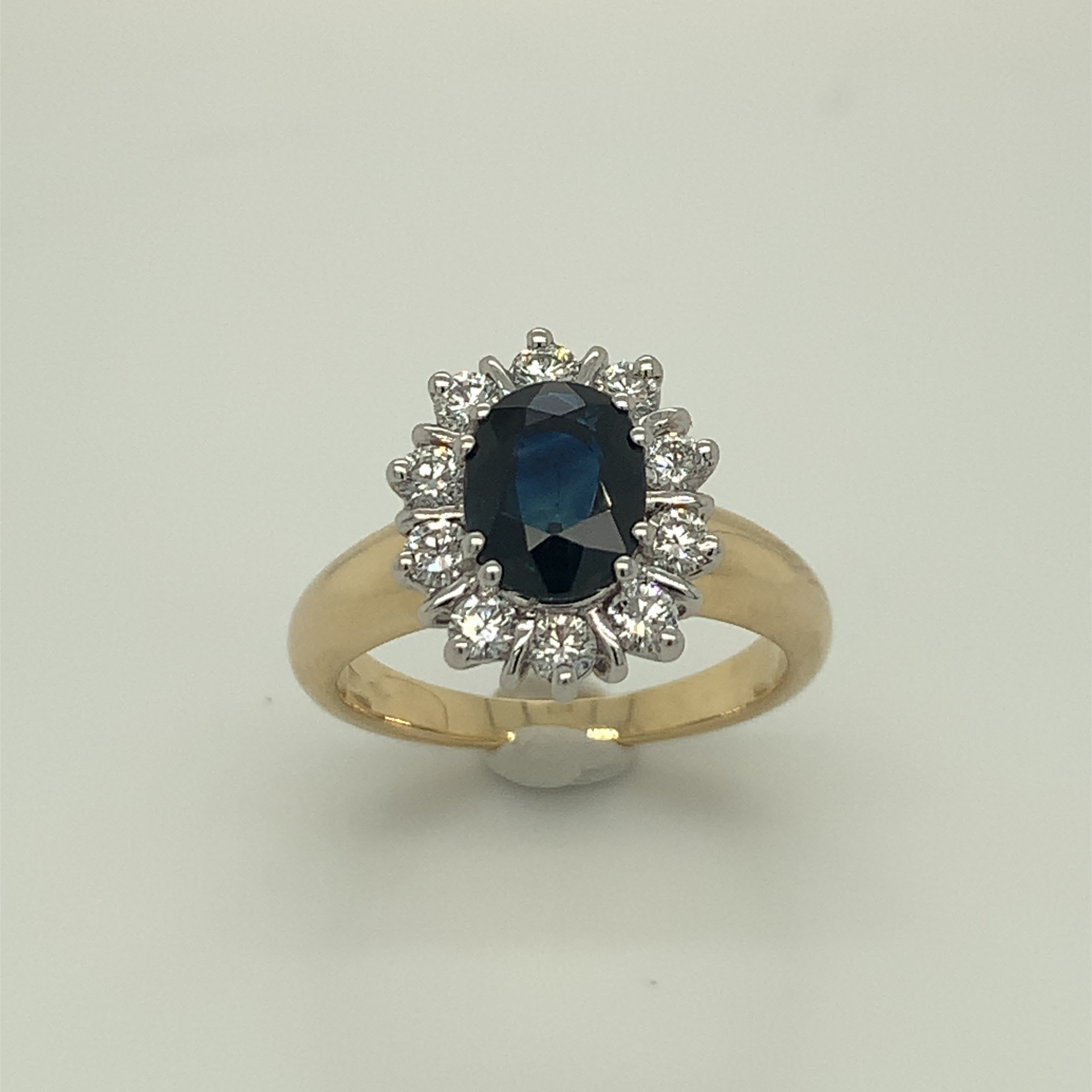 Prachtige gouden ring met saffier en briljant 10-0.50/1-1.50crt