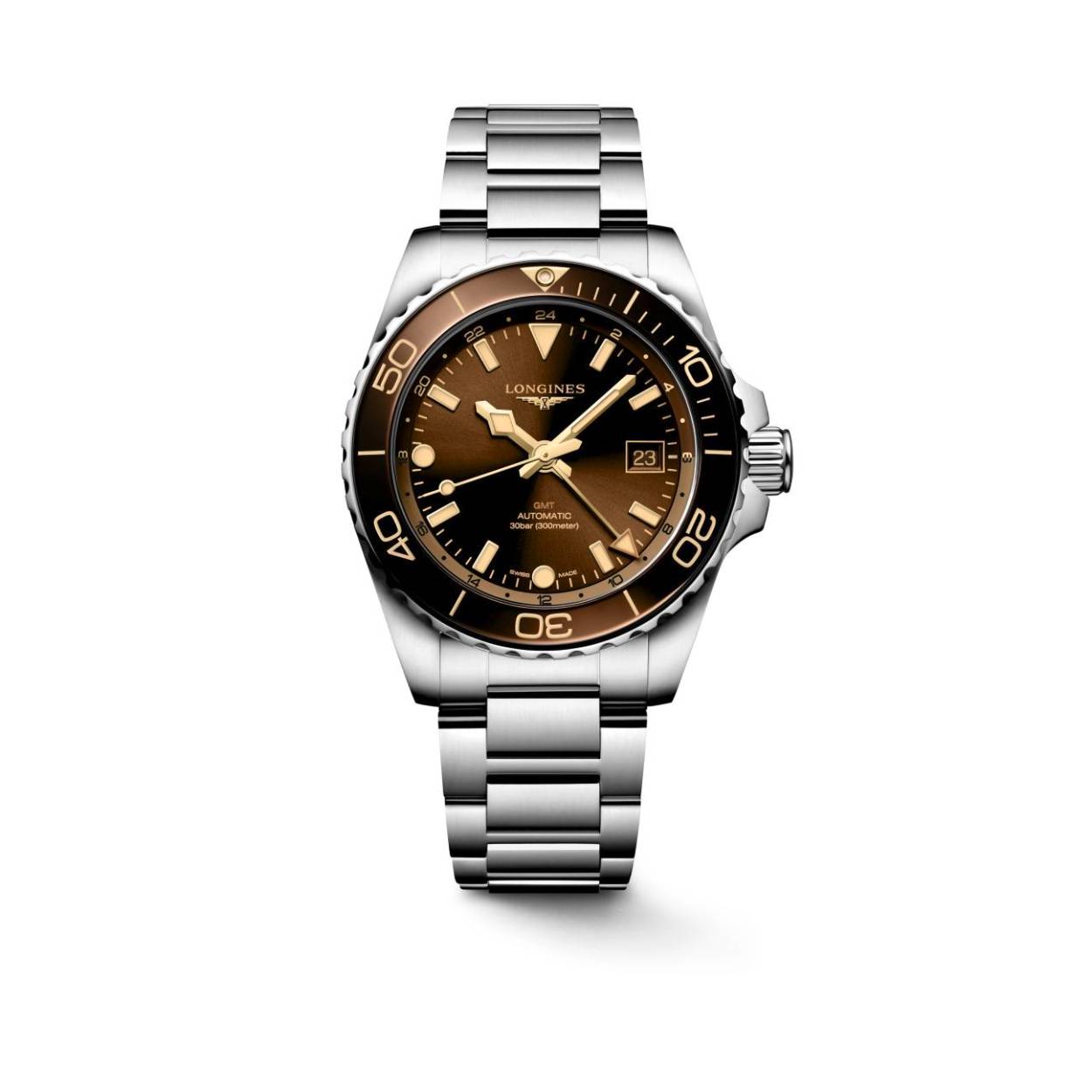 Dit Longines horloge behoort tot de Hydroconquest GMT collectie.
ReferentienummerL L3.790.4.66.6

De Longines is voorzien van een automatisch GMT kaliber L844 uurwerk met een gangreserve van 72 uur. De kast en band zijn gemaakt van roestvrij staal. Het horloge heeft een diameter van 41 mm en is getest op een waterdichtheid van 30 ATM / 300 meter. Het horloge is dus perfect geschikt als duikershorloge. De band is gemaakt van roestvrij staal. Dankzij de Super- LumiNova op de wijzers en indexen is het horloge ook in het donker duidelijk af te lezen. Het horloge heeft een krasbestendig saffierglas met meerdere lagen anti-reflecterende coating aan beide zijden.

Horloges van Longines met automatische uurwerken genieten van een verlengde fabricagegarantie van 5 jaar. Deze langere garantieperiode onderstreept de uitzonderlijke kwaliteit en het vakmanschap van de automatische uurwerken van Longines
