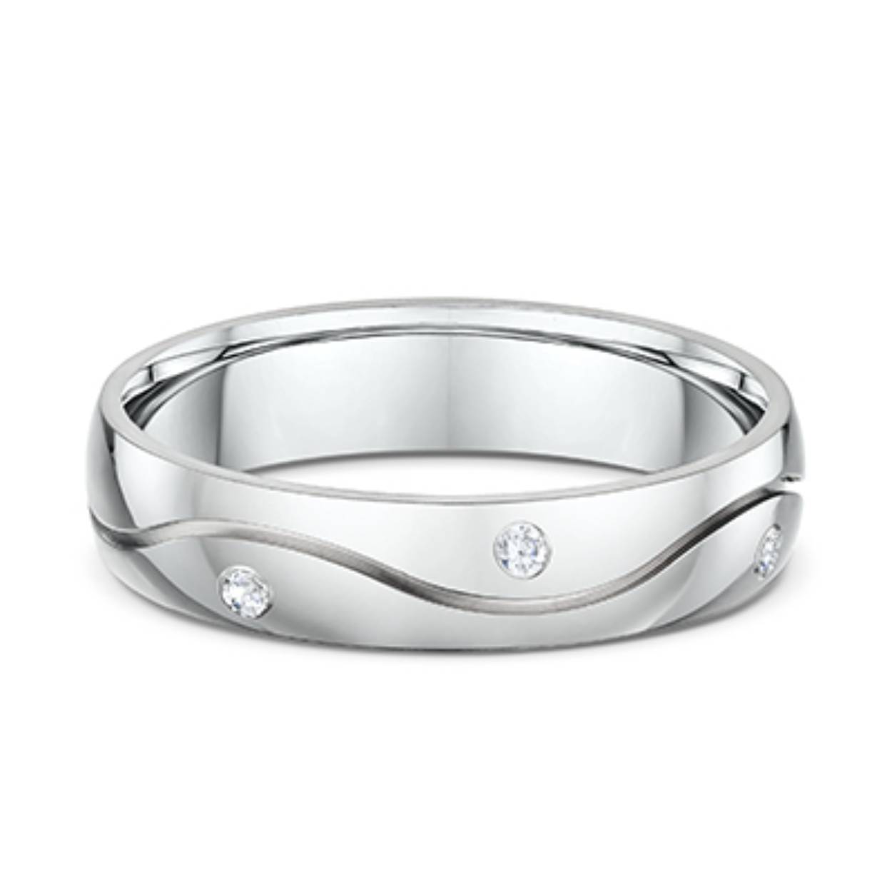 Trouwringen witgoud met in de damesring drie diamanten. Beide ringen zijn 5 mm breed