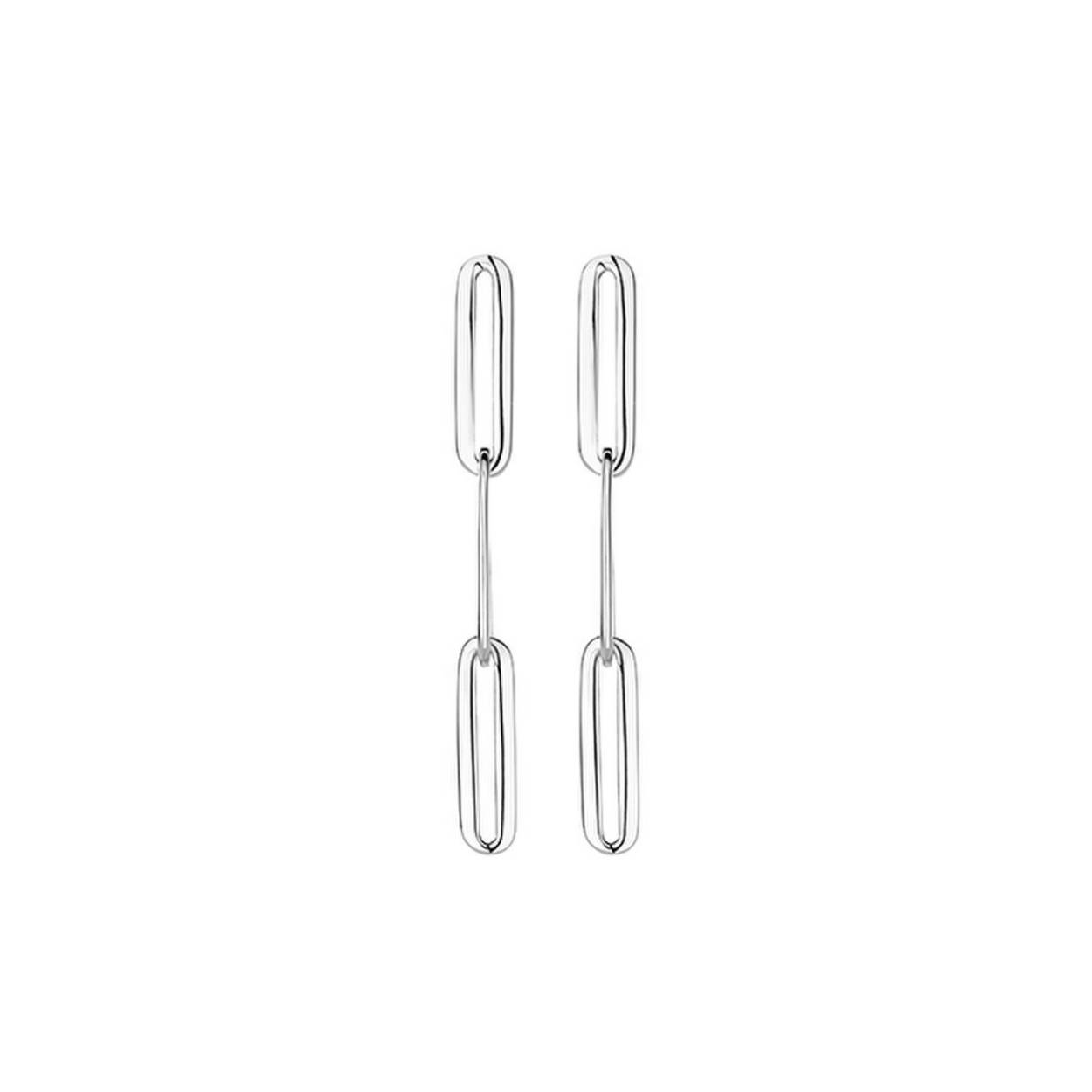 De oorhangers zijn van gerhodineerd zilver en bestaan uit afgeronde rechthoekige schakels met een pousette als sluiting.